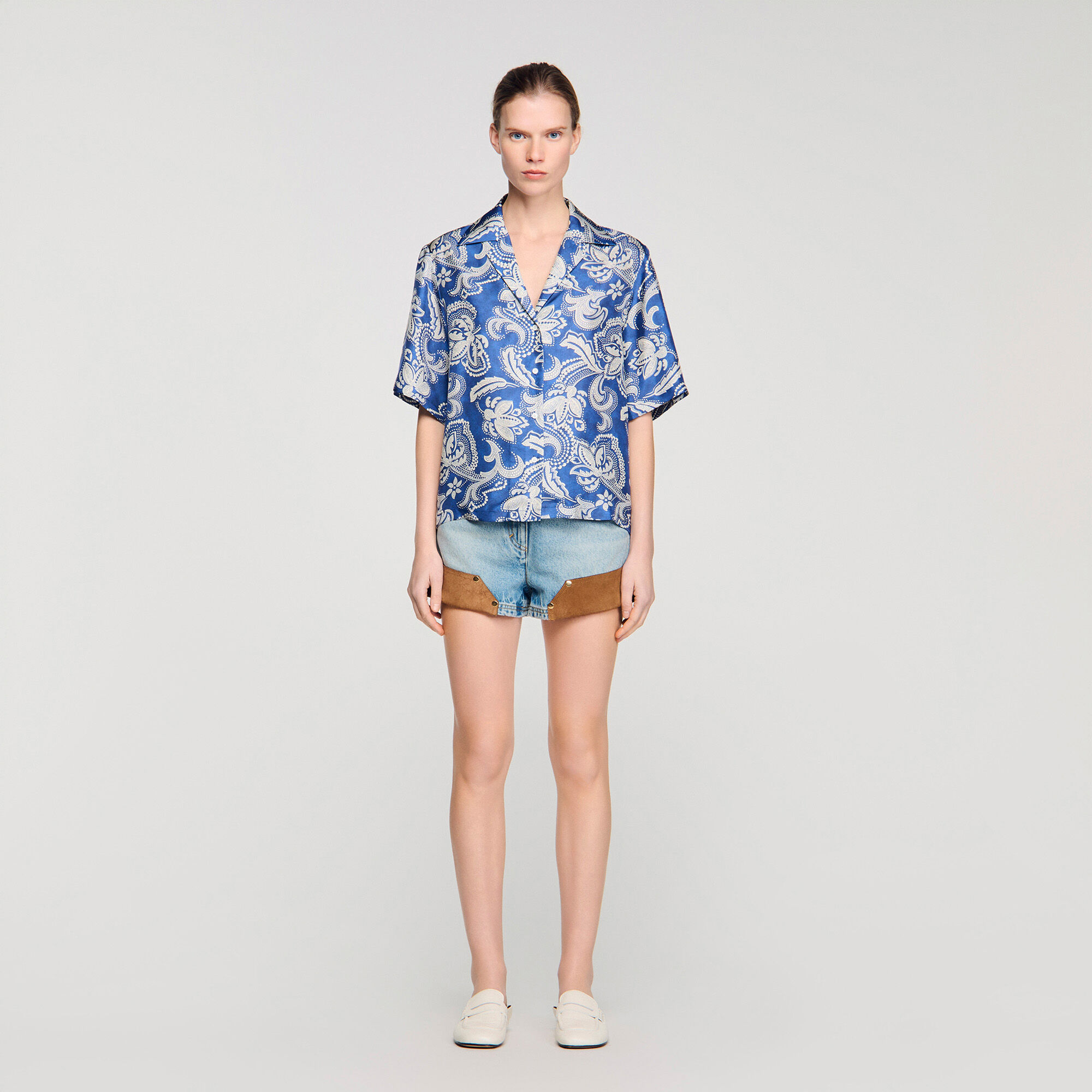 Camisa con estampado floral