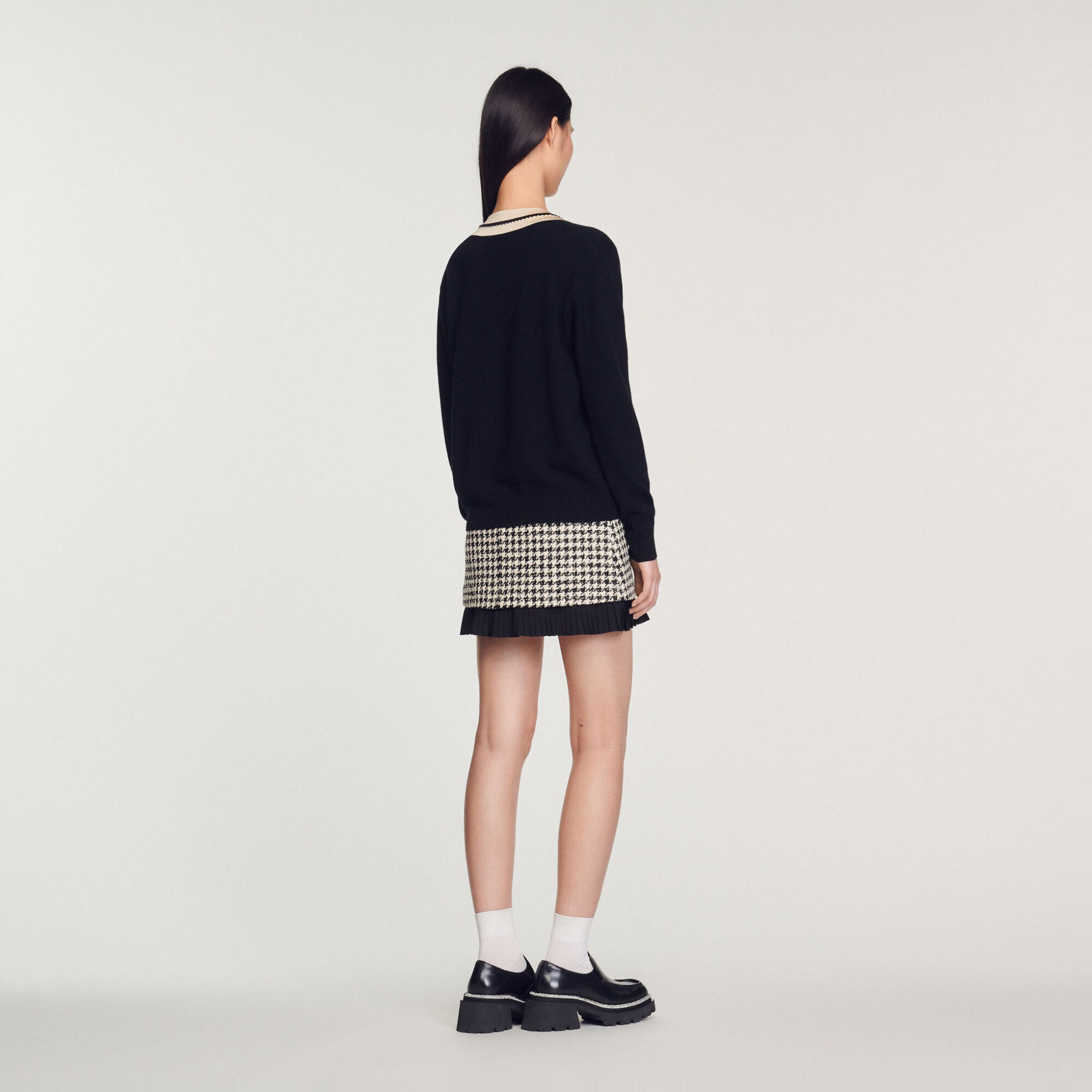 Jersey con cuello en V en contraste