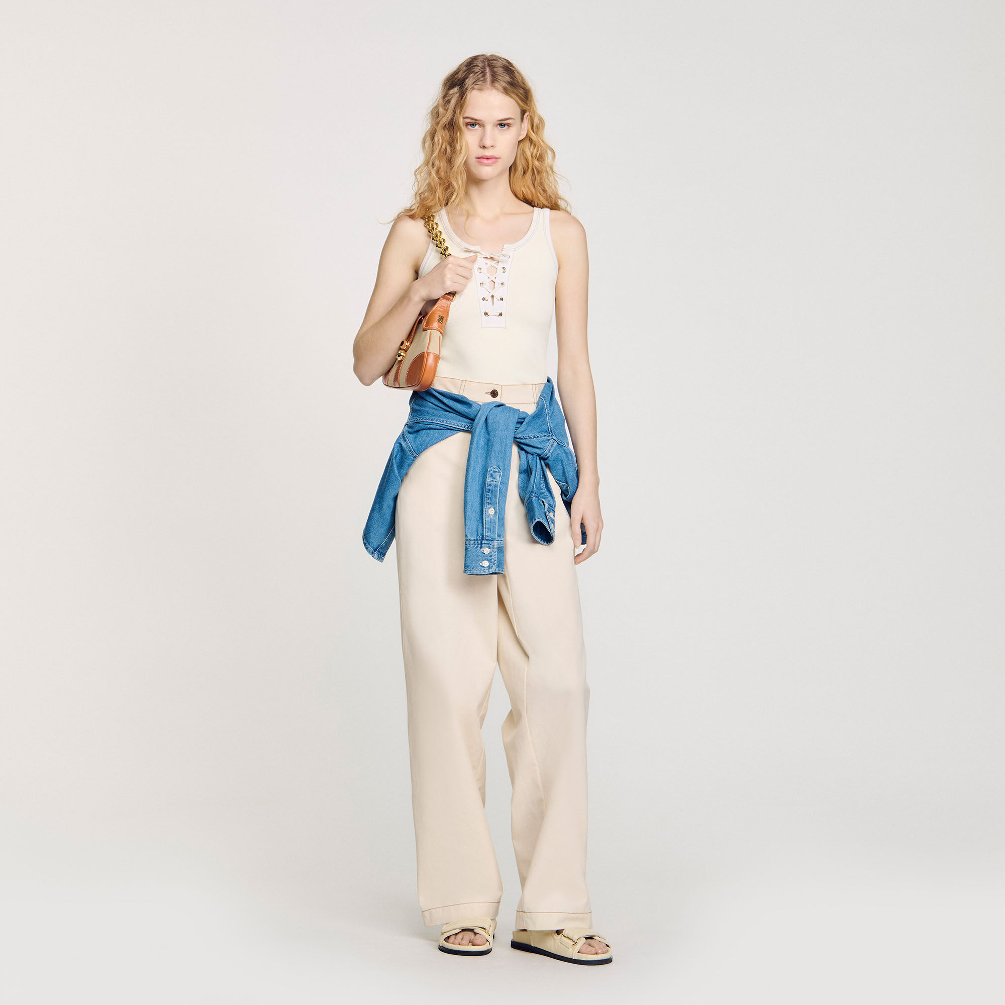 Camiseta de tirantes con cordones