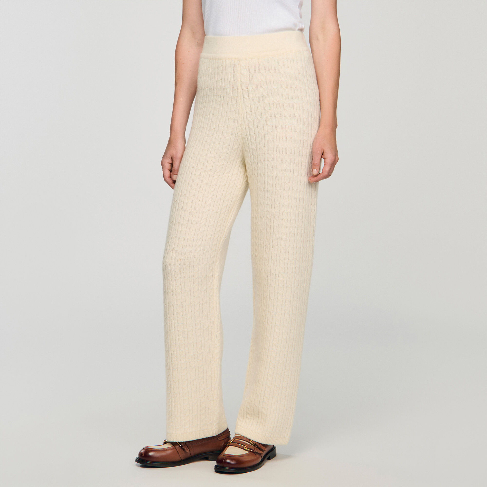 Pantalón de punto con trenzas