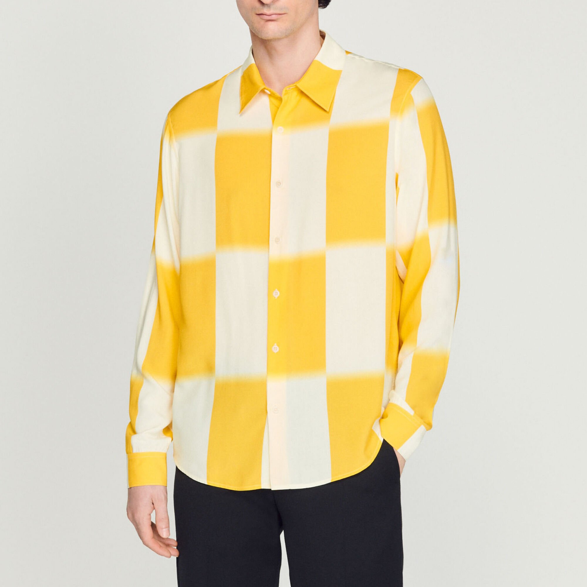 Camisa fluida con estampado de cuadros