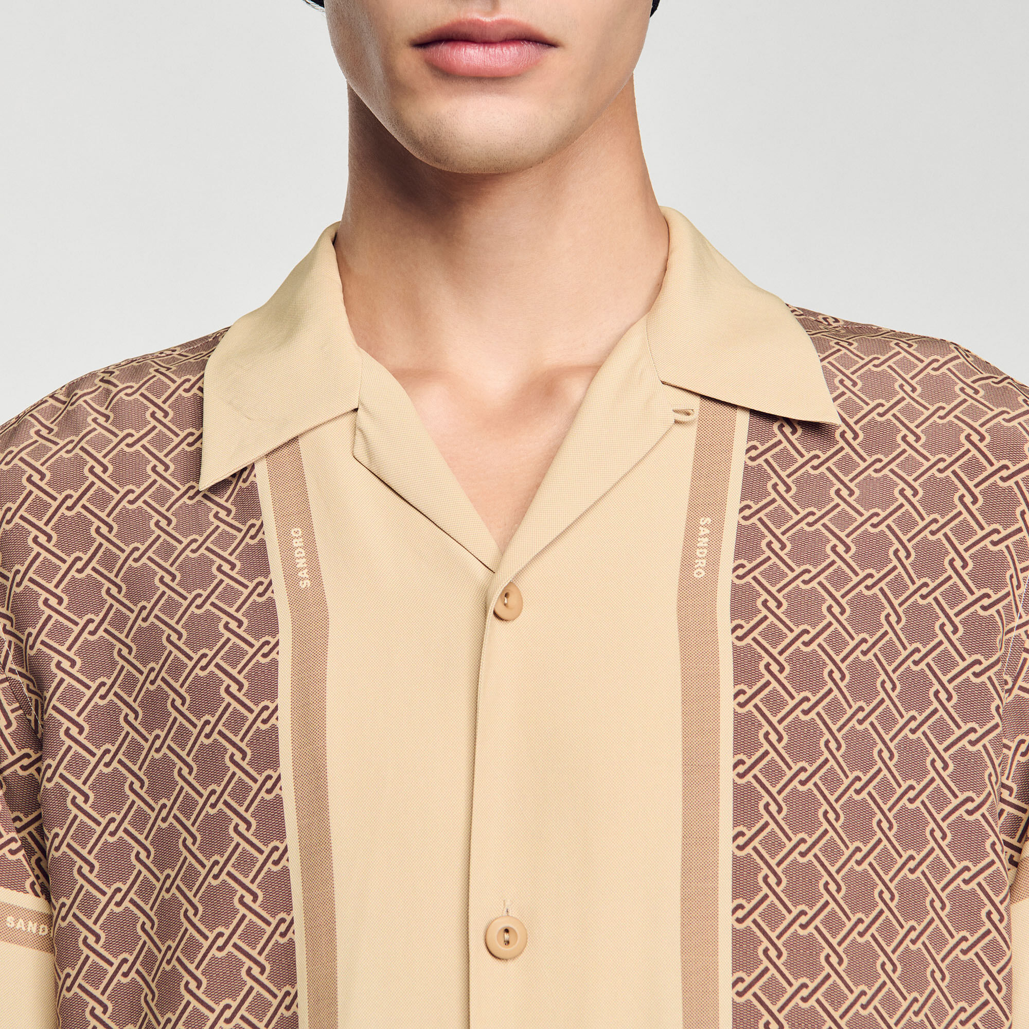 Camisa estampada de manga corta