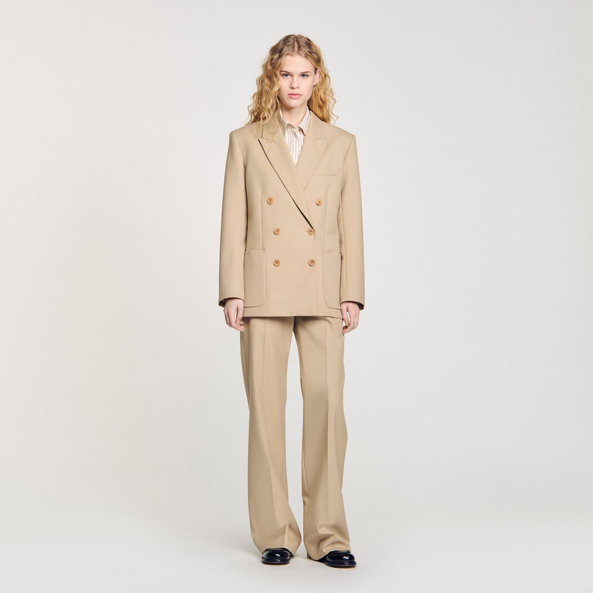 Chaqueta con botonadura cruzada