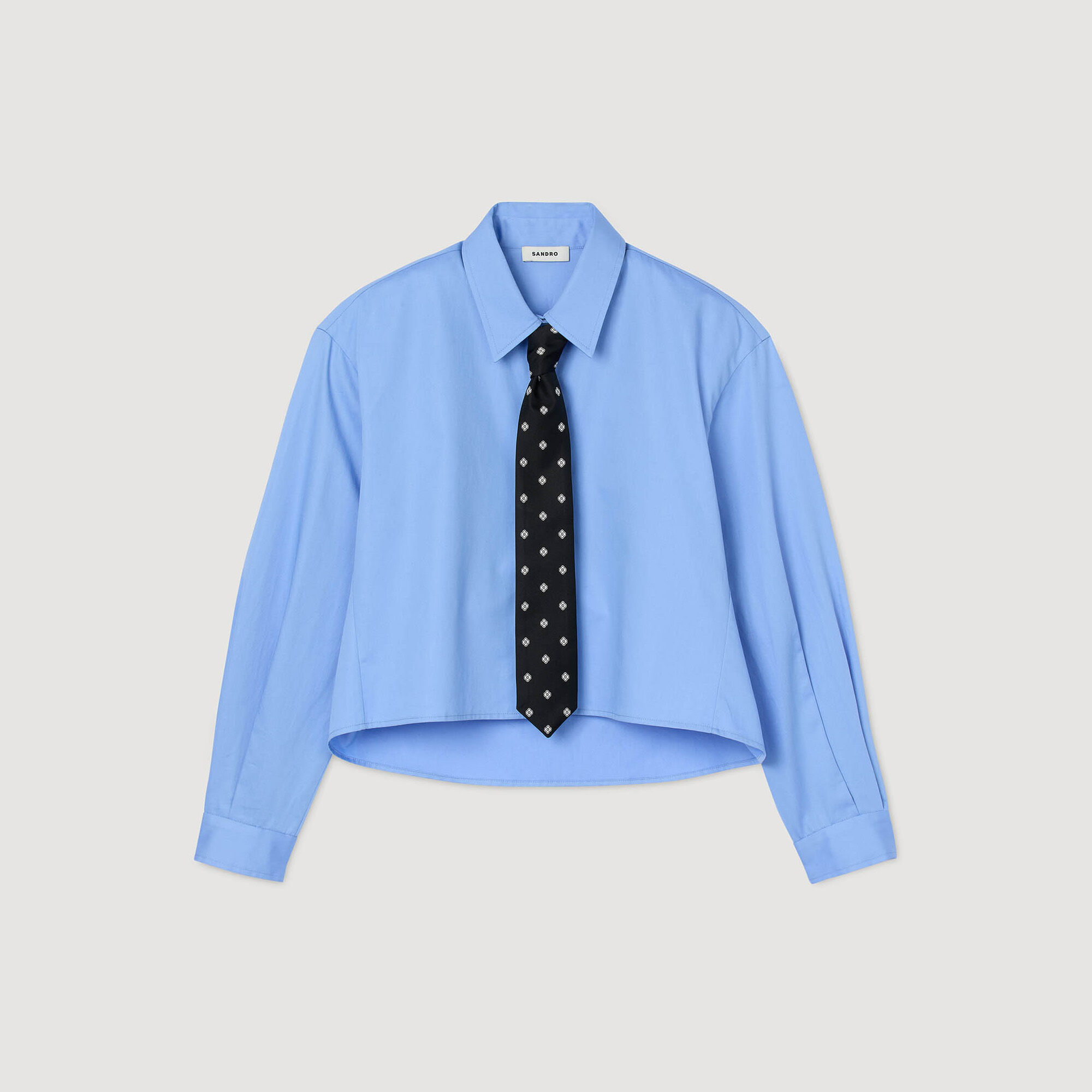 Camisa corta con corbata extraíble