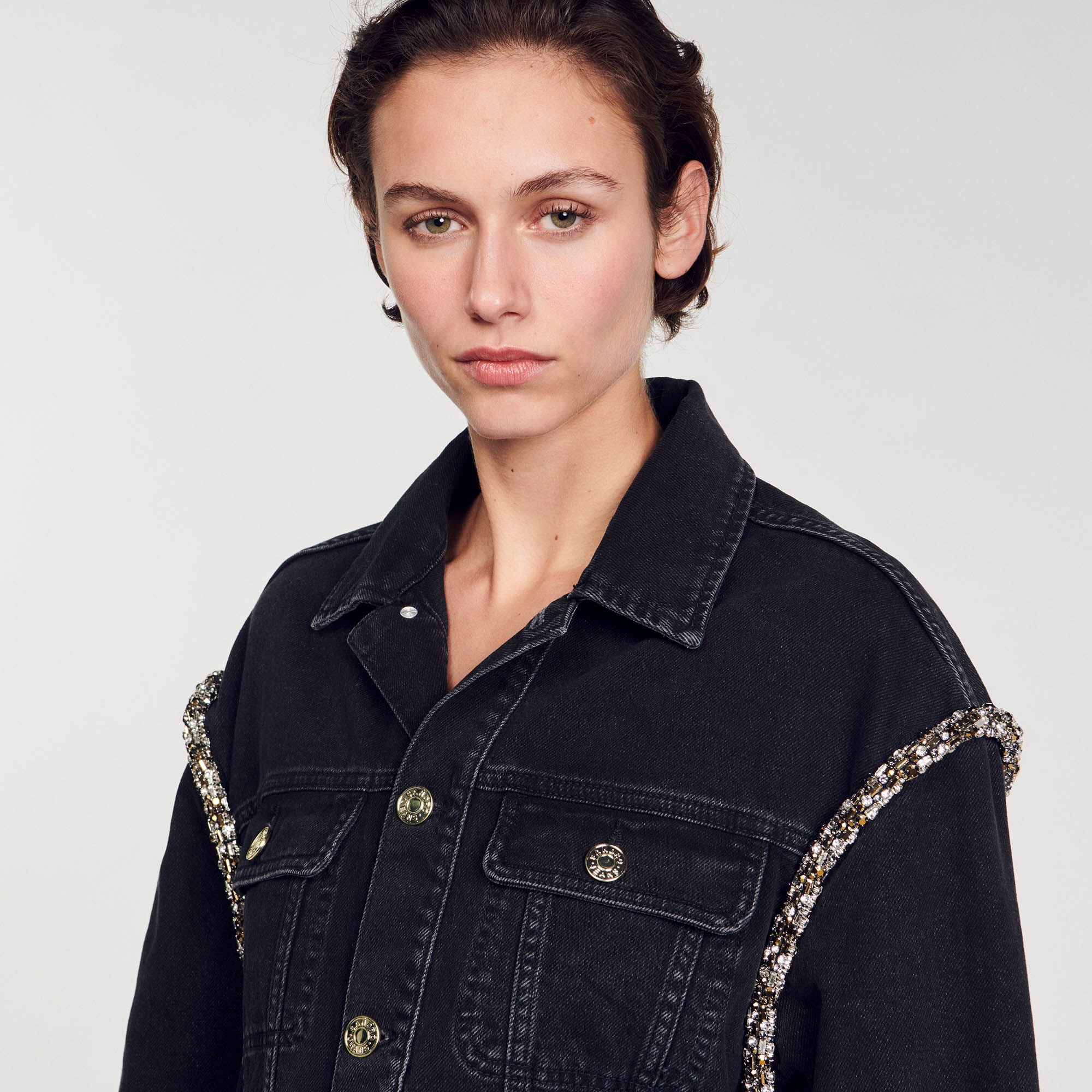 Chaqueta oversize de denim con strass