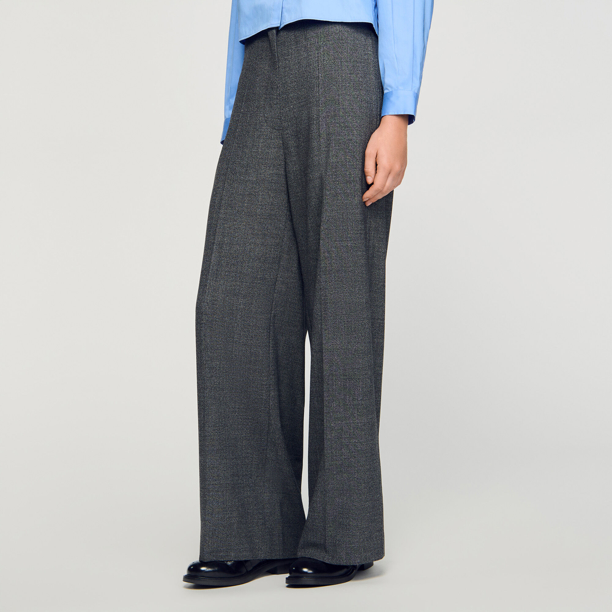 Pantalón recto y ancho
