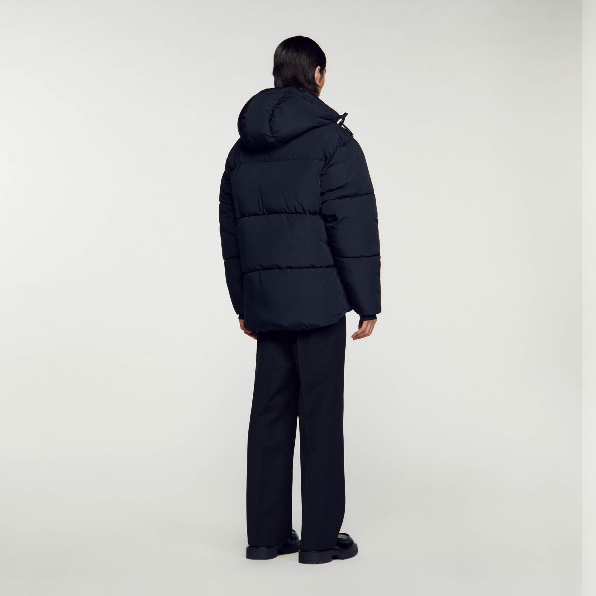 Anorak tres cuartos con capucha
