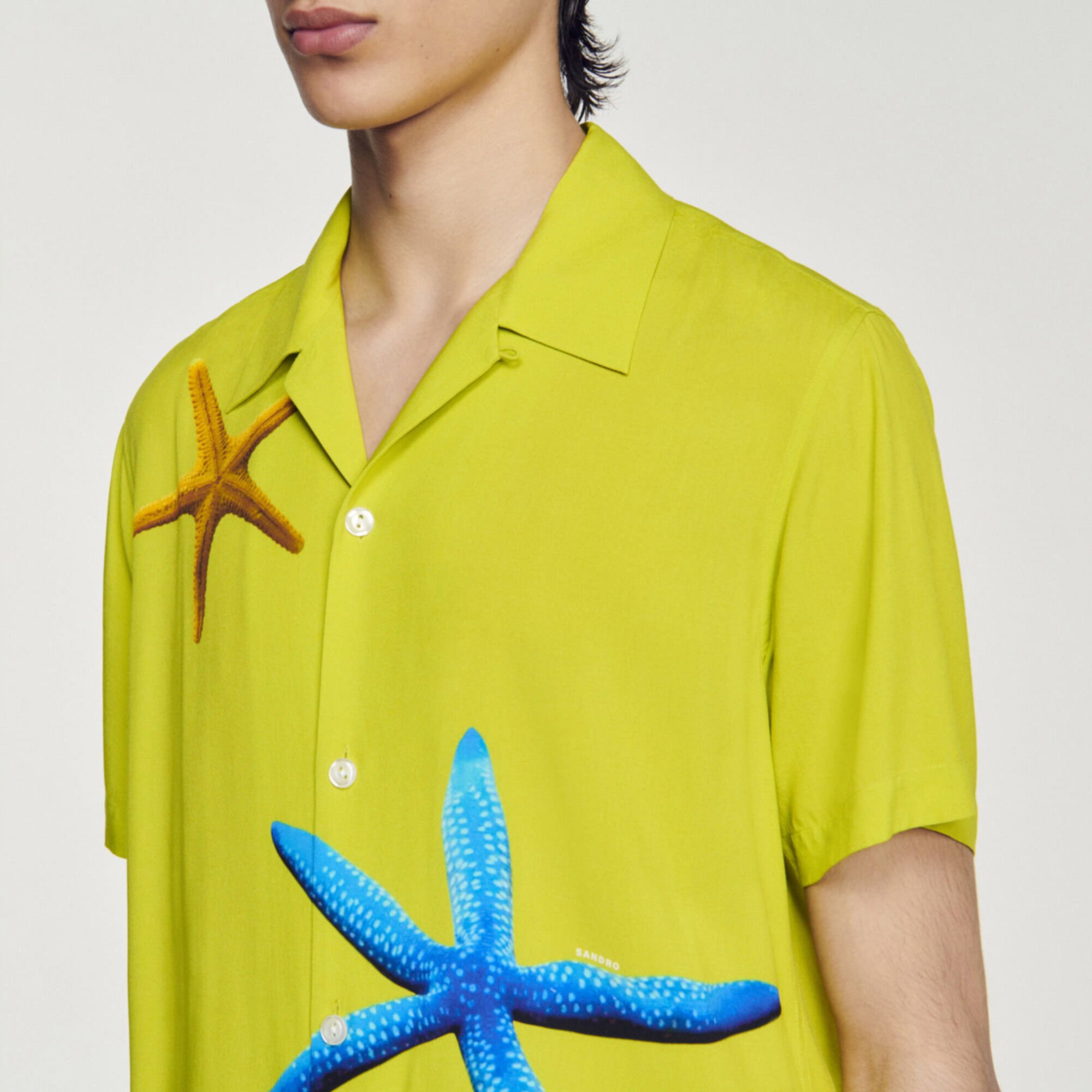 Camisa con estampado estrellas de mar