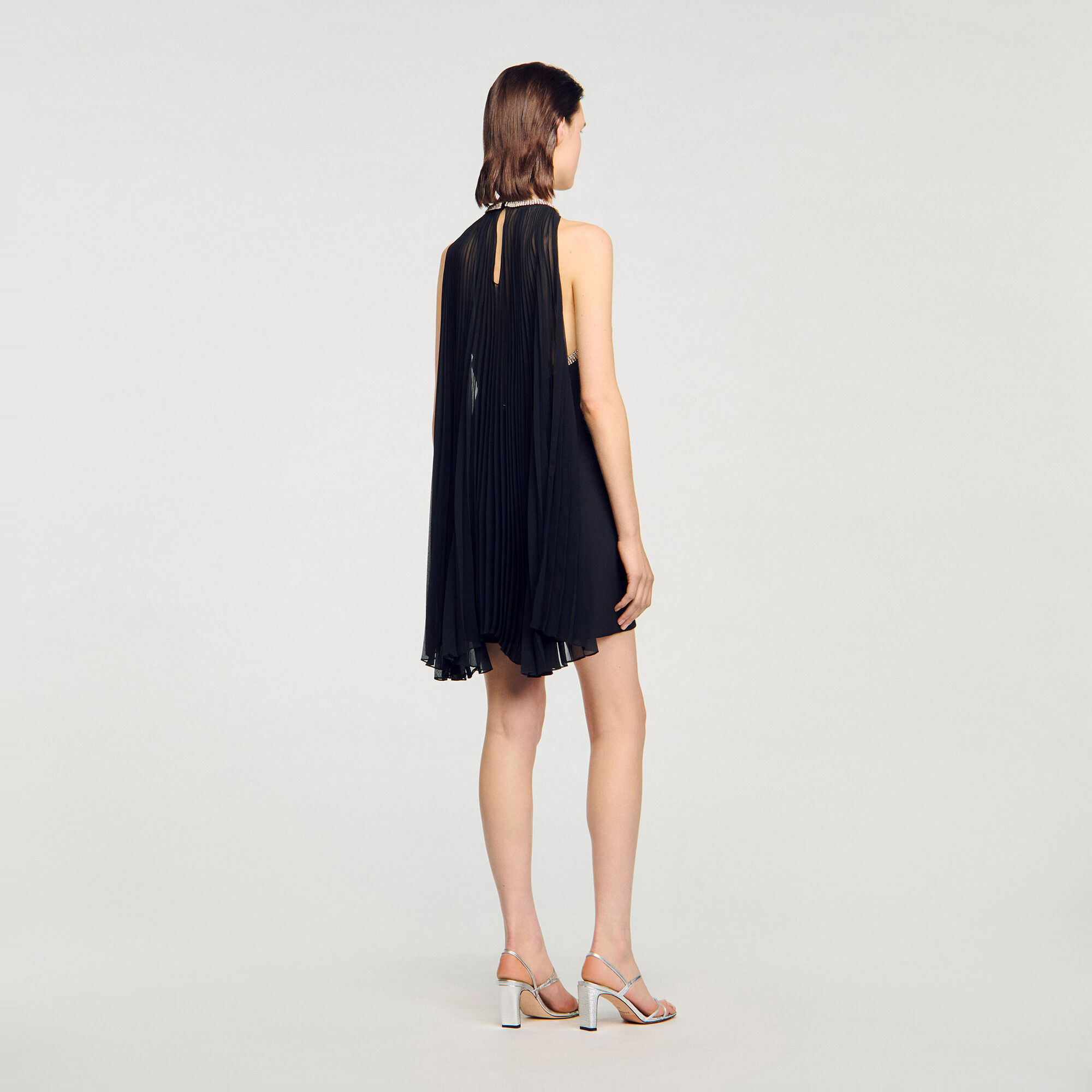 Vestido corto con capa adornada - Mujer | Sandro