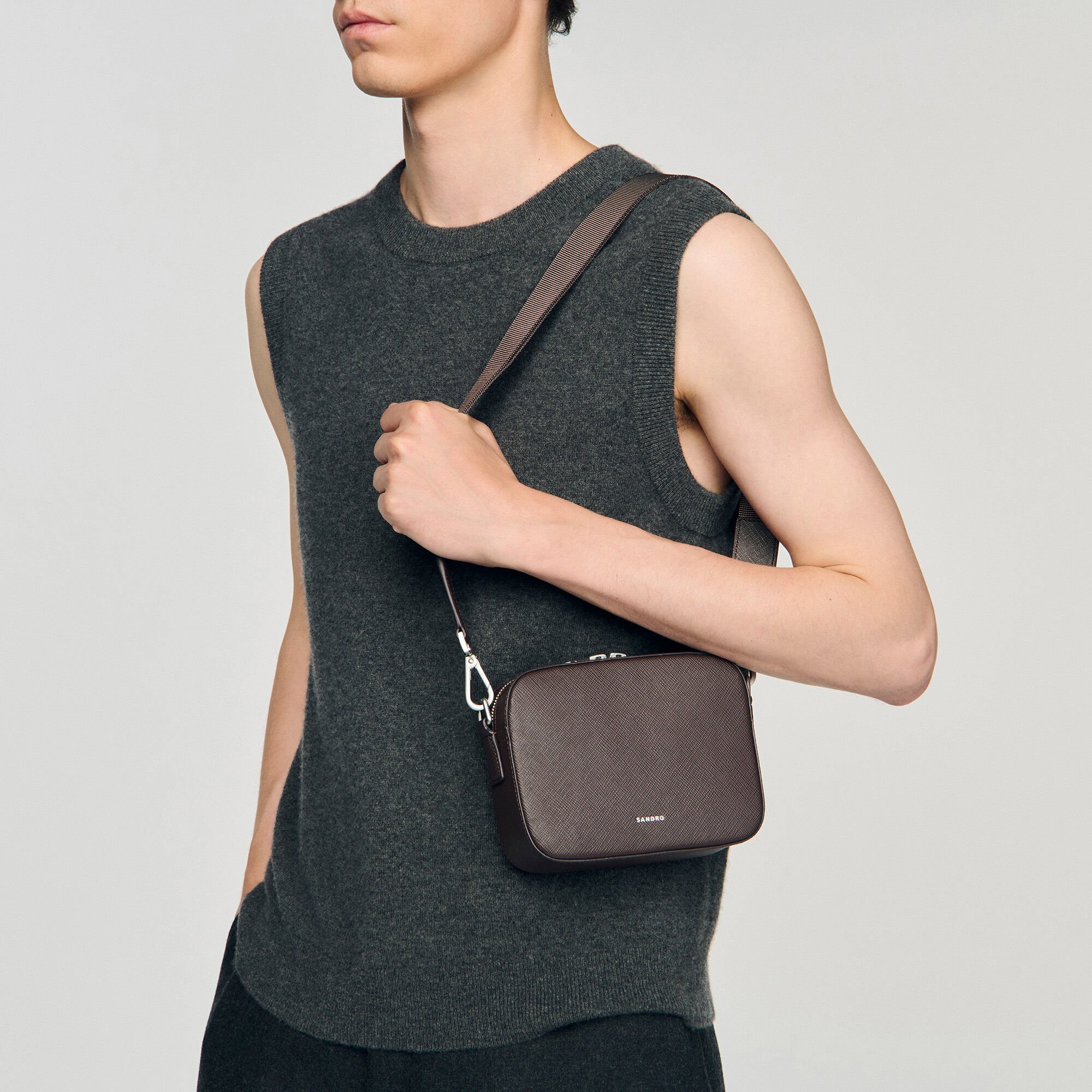 Bolso pequeño de cuero reconstituido