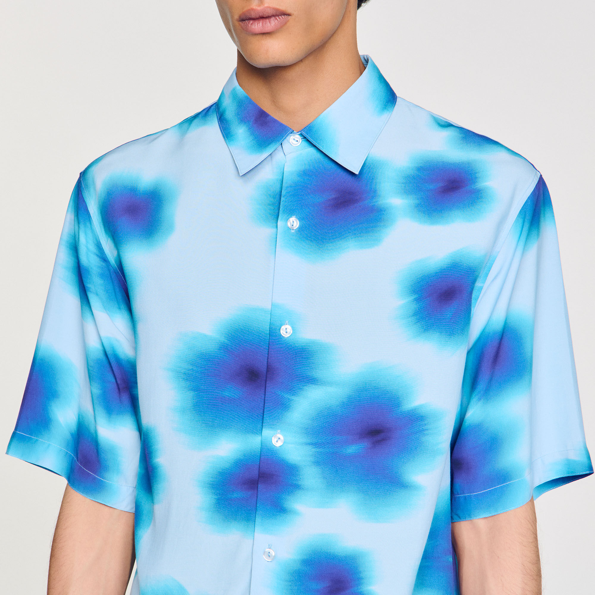Camisa con estampado floral