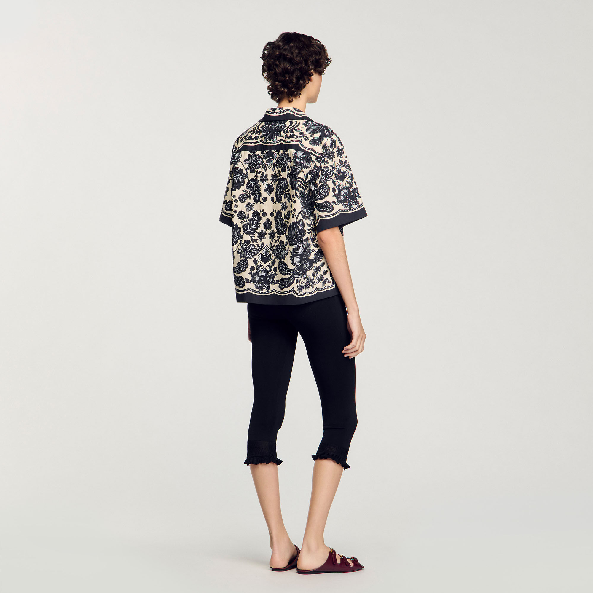 Camisa con estampado floral