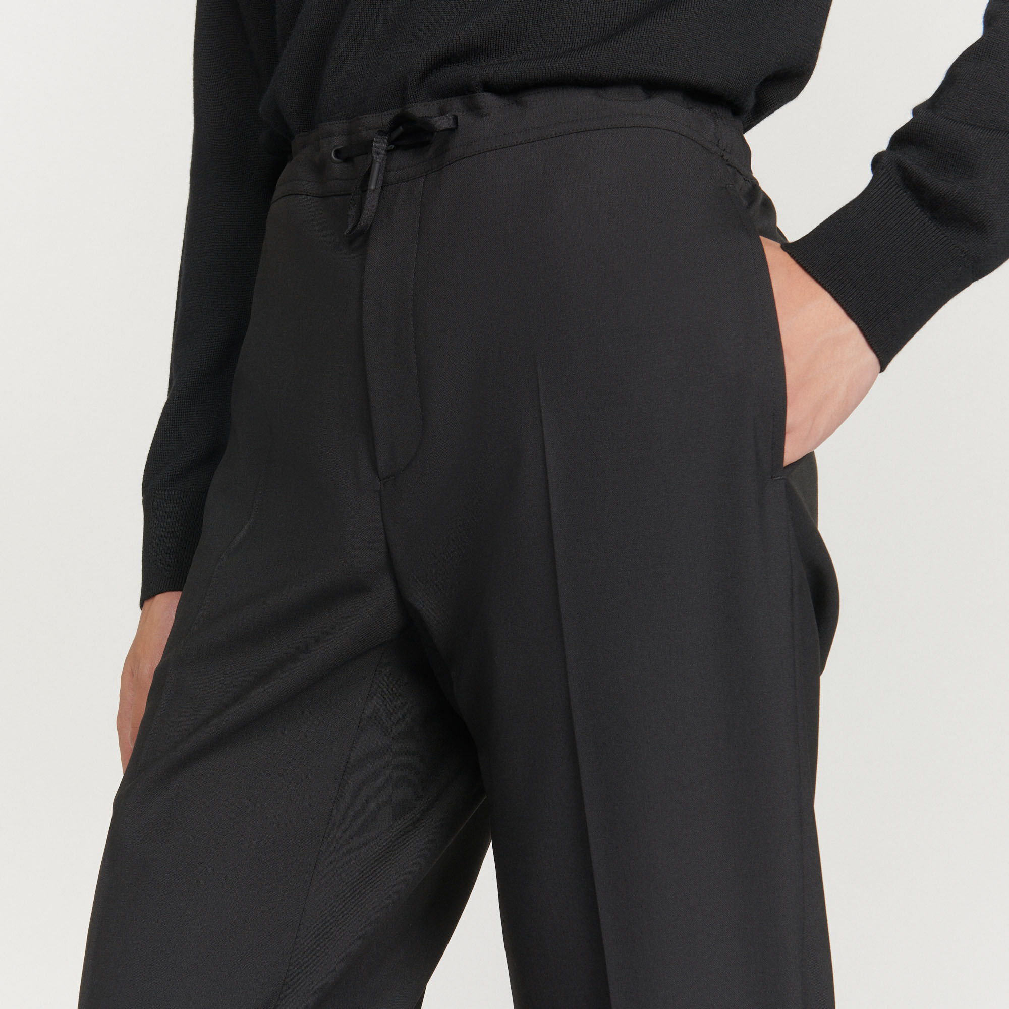Pantalón con un elástico en la cintura