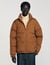 Anorak con capucha y cuello alto