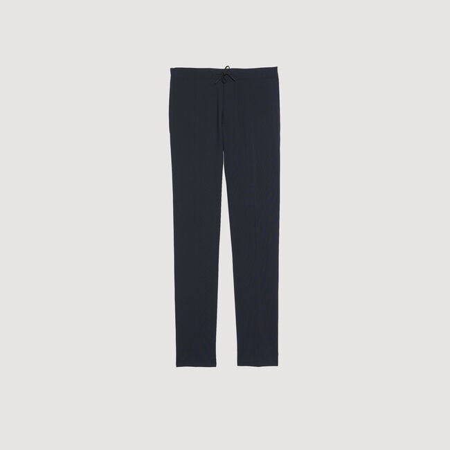 Pantalón con un elástico en la cintura