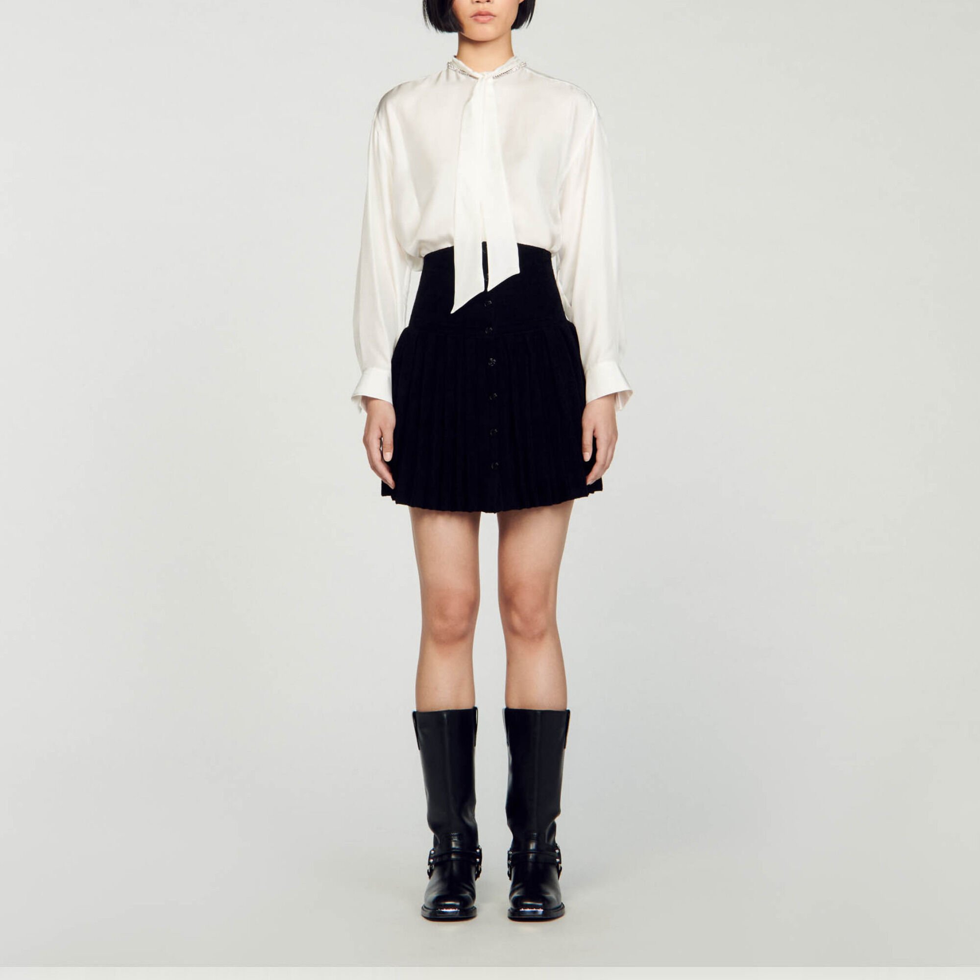 Falda corta de punto de terciopelo