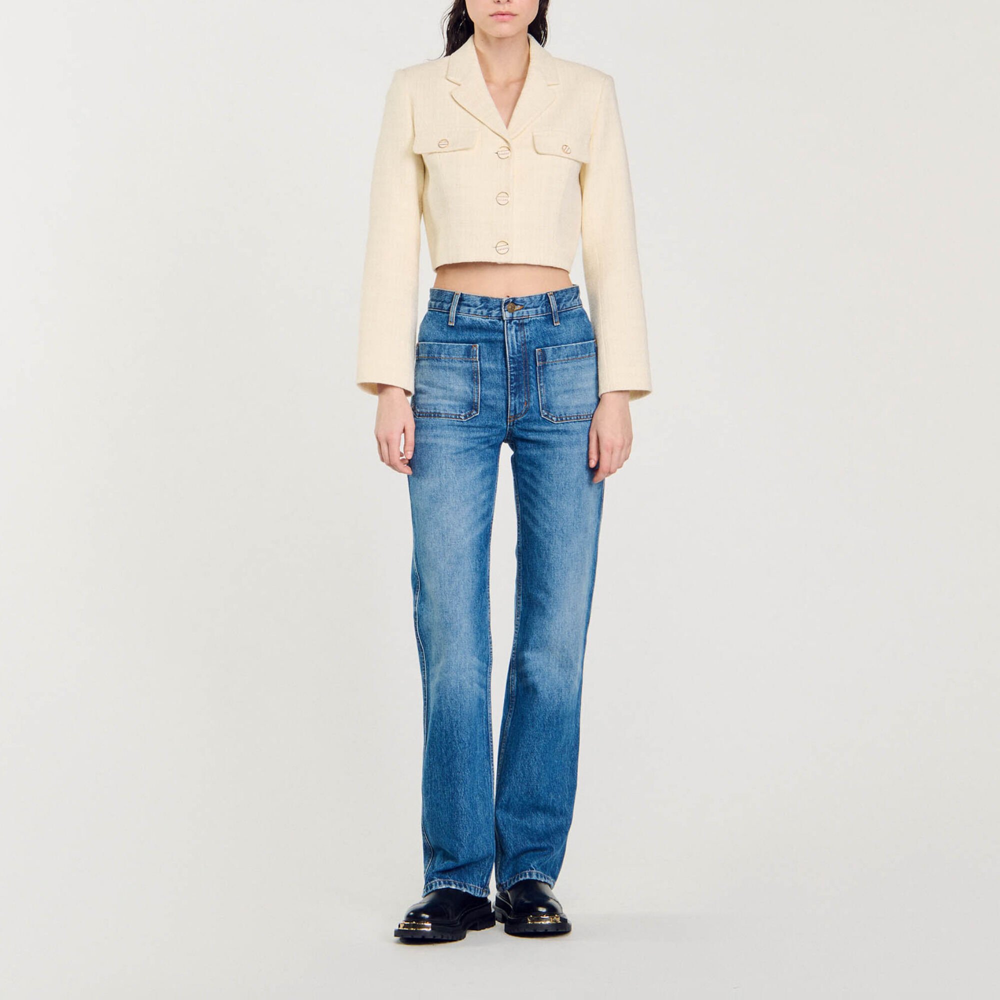 Chaqueta corta de tweed abotonada