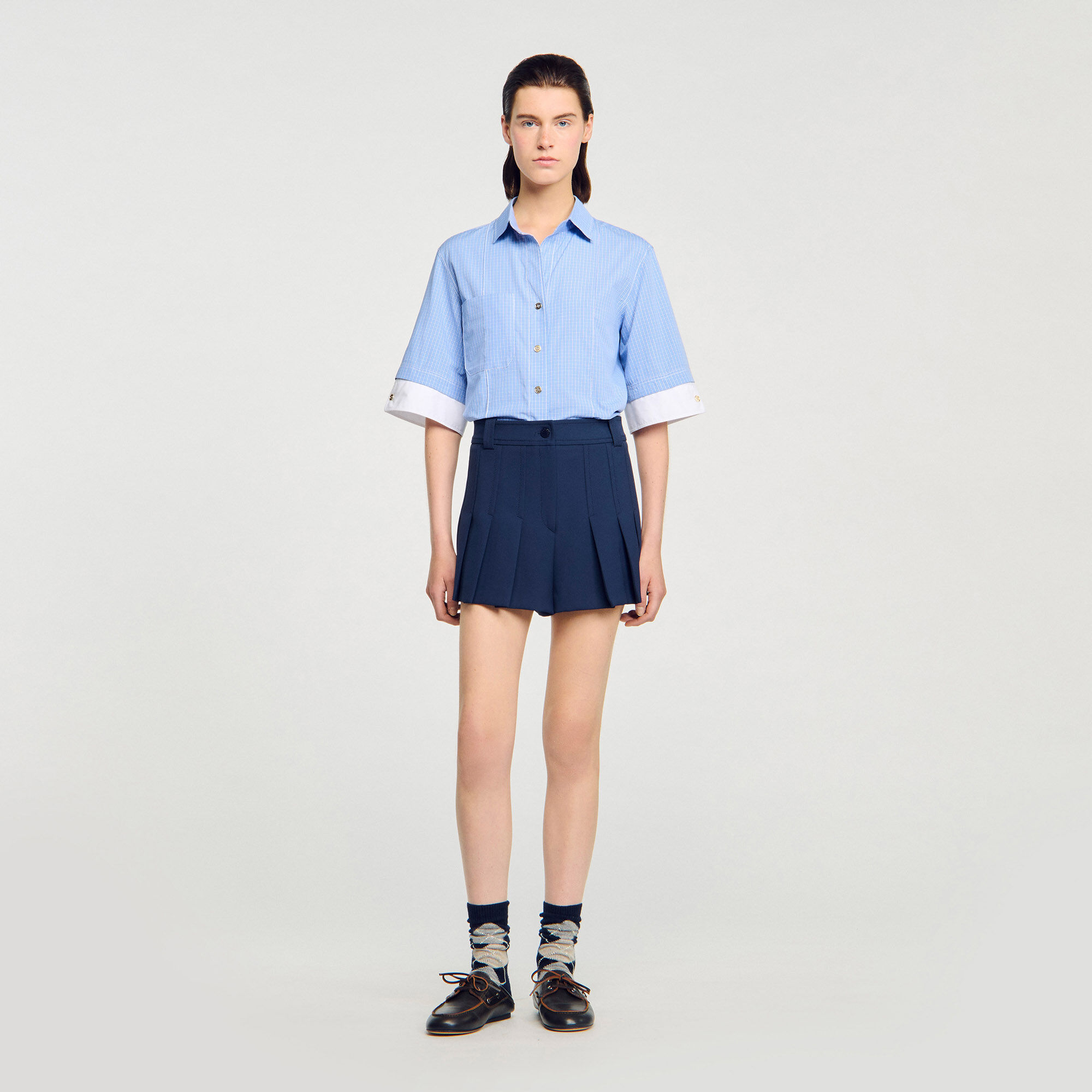 Short de traje con pliegues