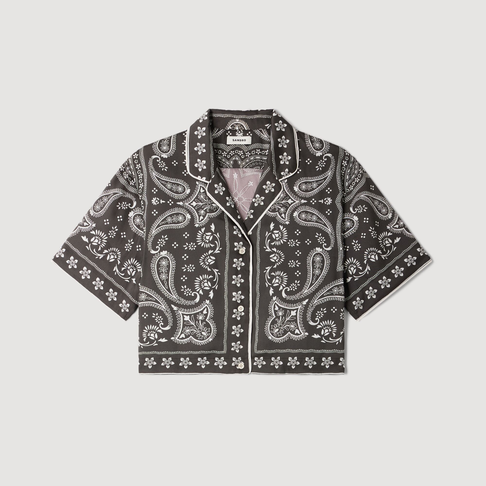 Camisa corta con estampado bandana