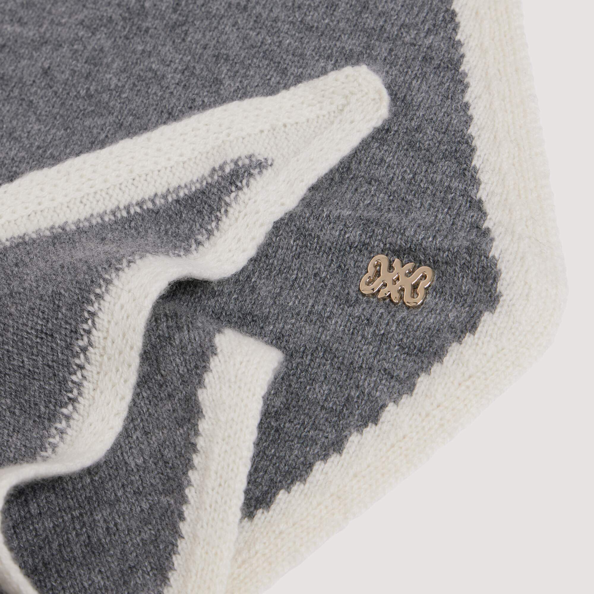 Pa&ntilde;uelo triangular bicolor de lana - Mujer | Sandro