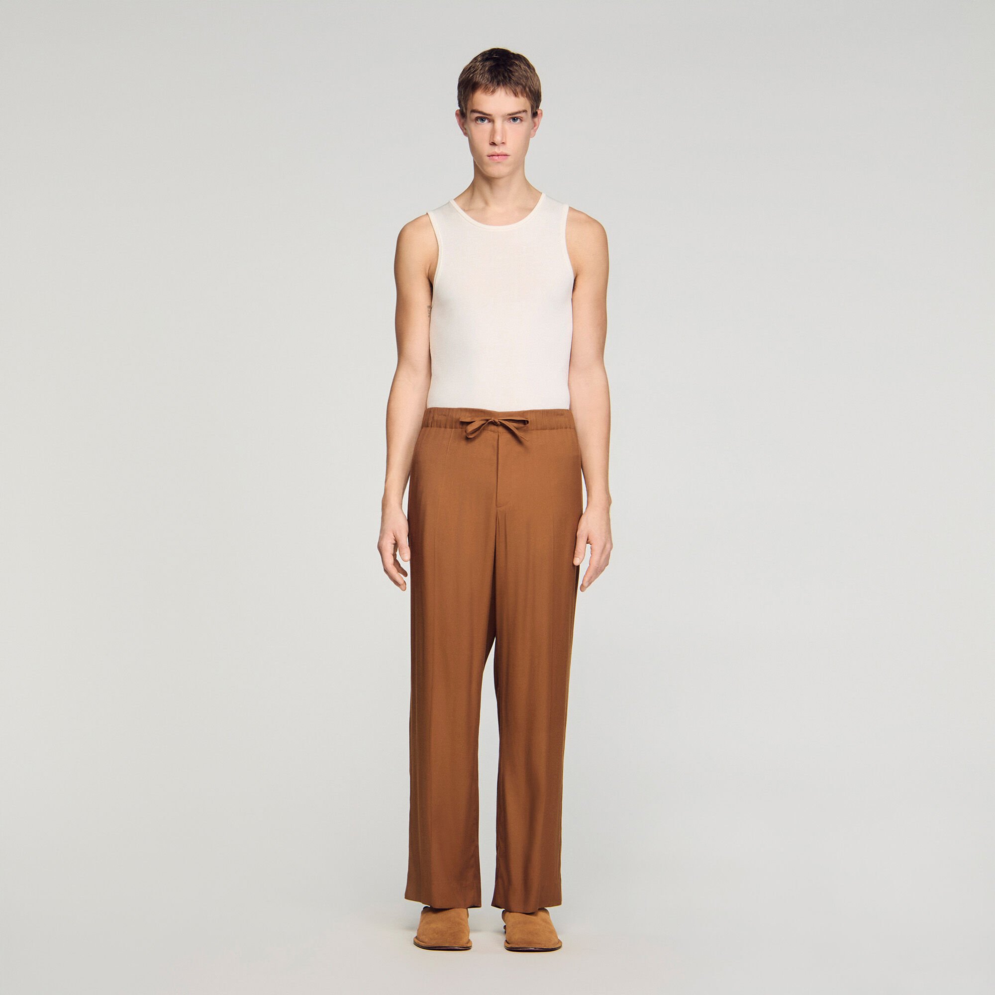 Pantal&oacute;n fluido el&aacute;stico con cord&oacute;n