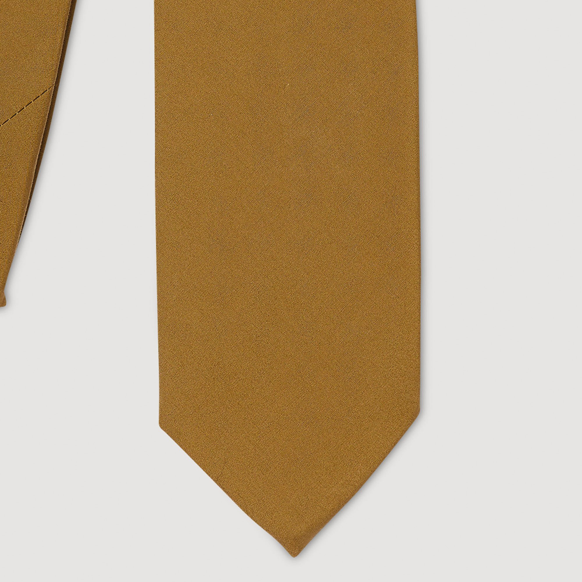 Corbata ancha