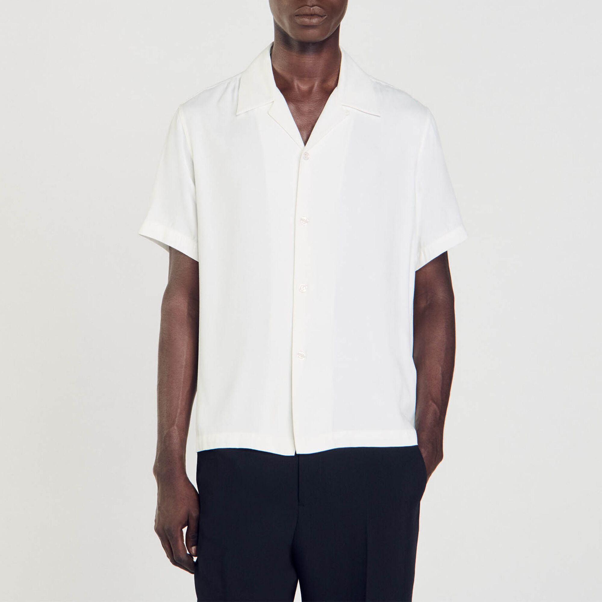 Camisa con cuello italiano