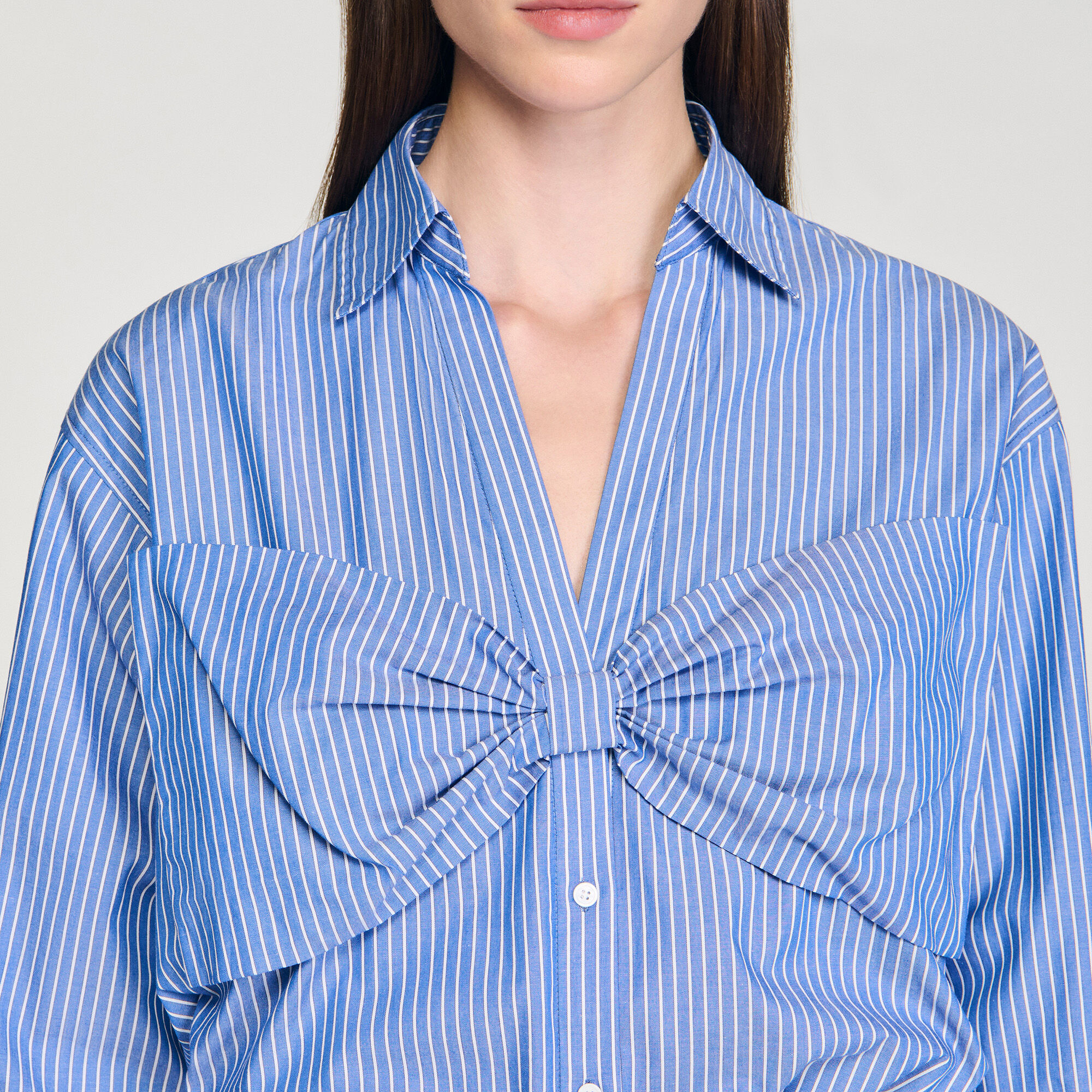 Camisa oversize con lazo