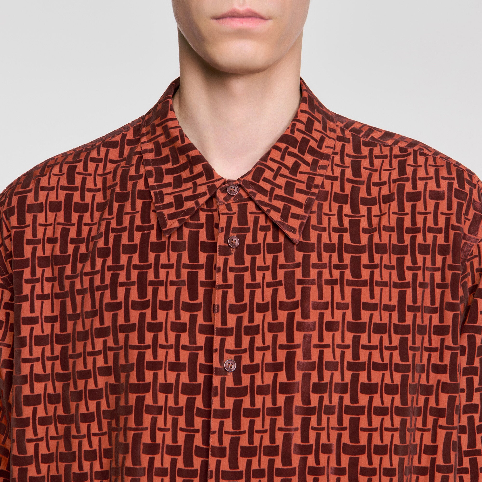Camisa con flocado de terciopelo - Hombre | Sandro