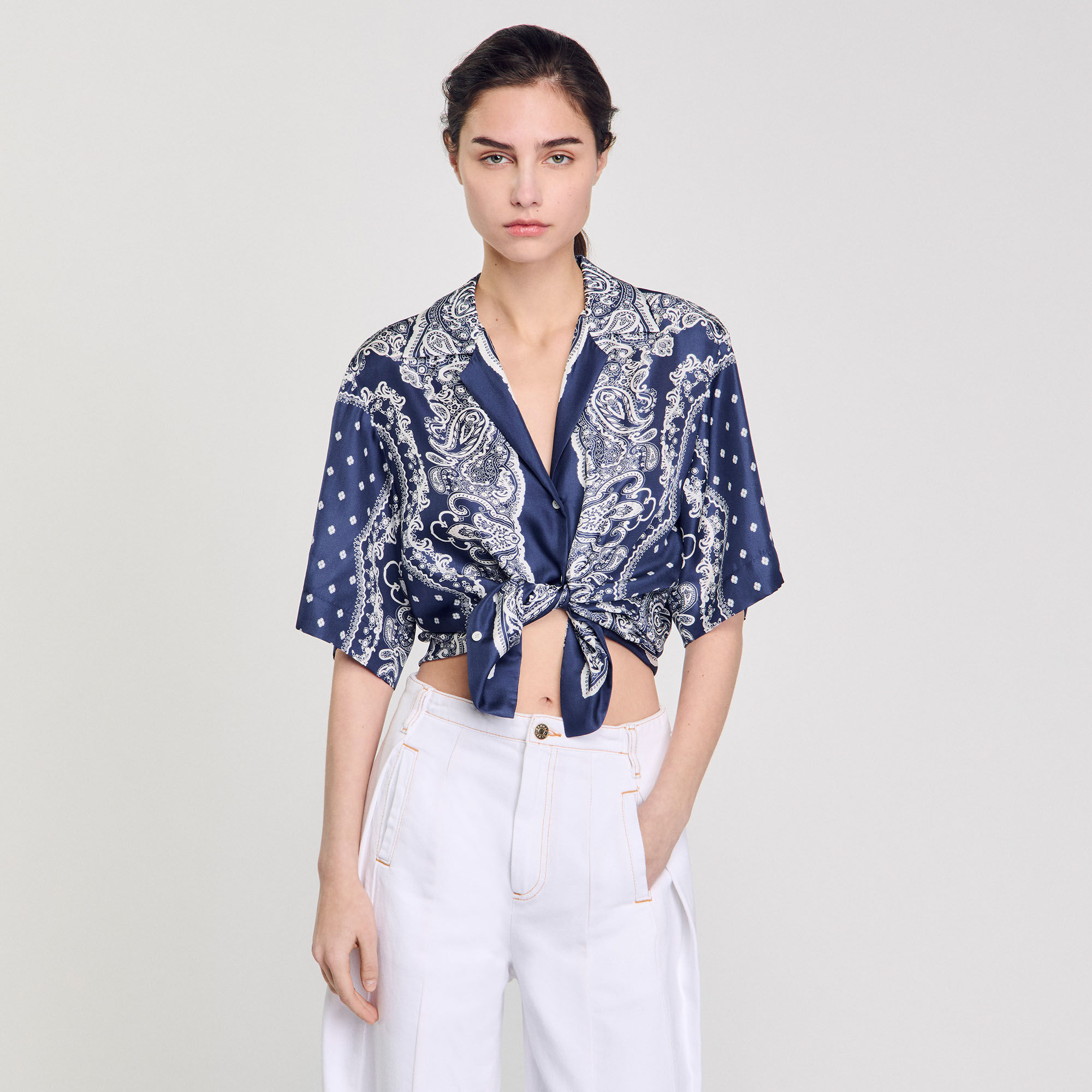 Camisa con estampado de bandana