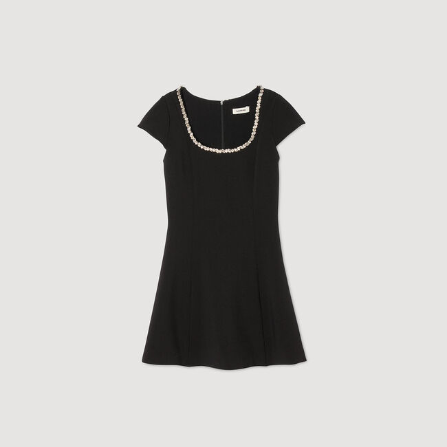 Vestido corto con cuello de strass