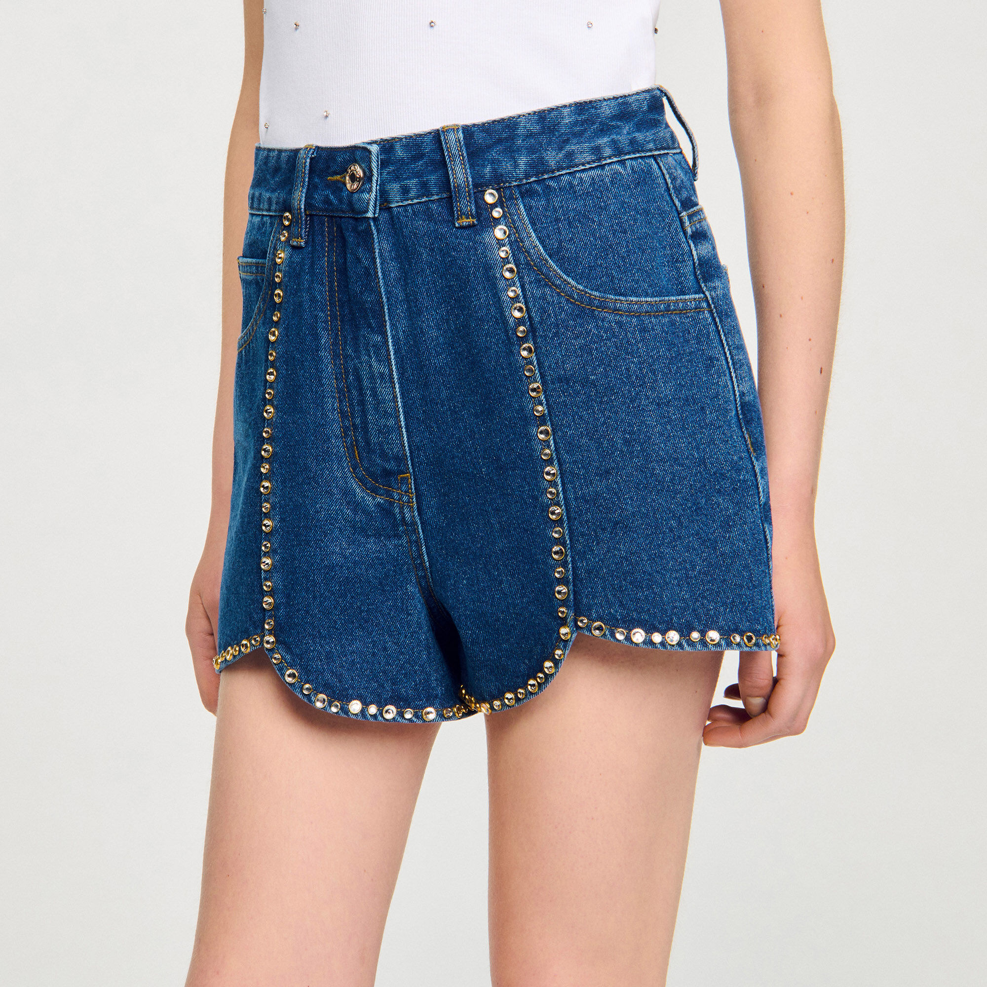 Pantalón corto vaquero con strass