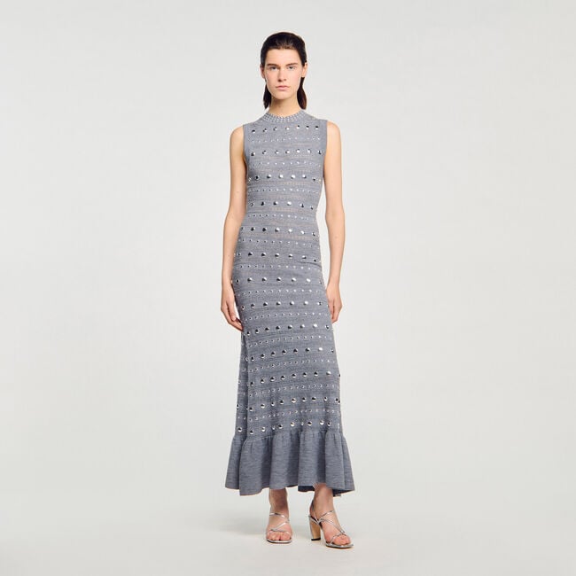 Vestido largo de punto con tachuelas