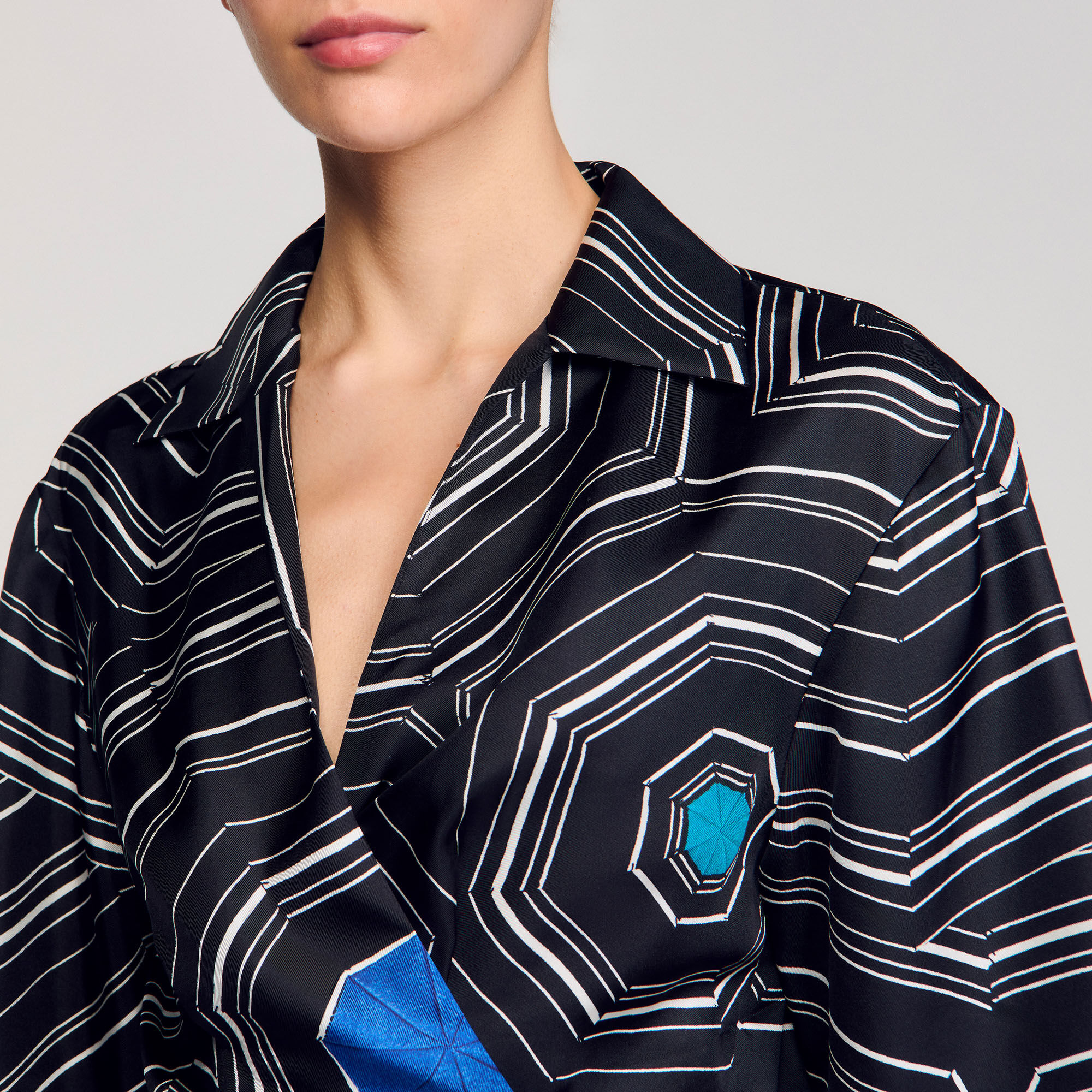 Camisa de seda con espirales