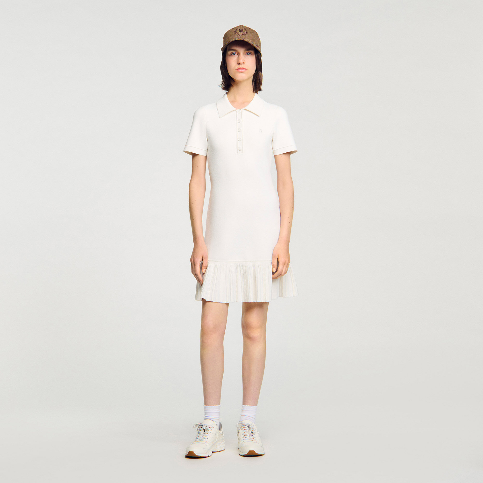 Vestido corto con cuello polo