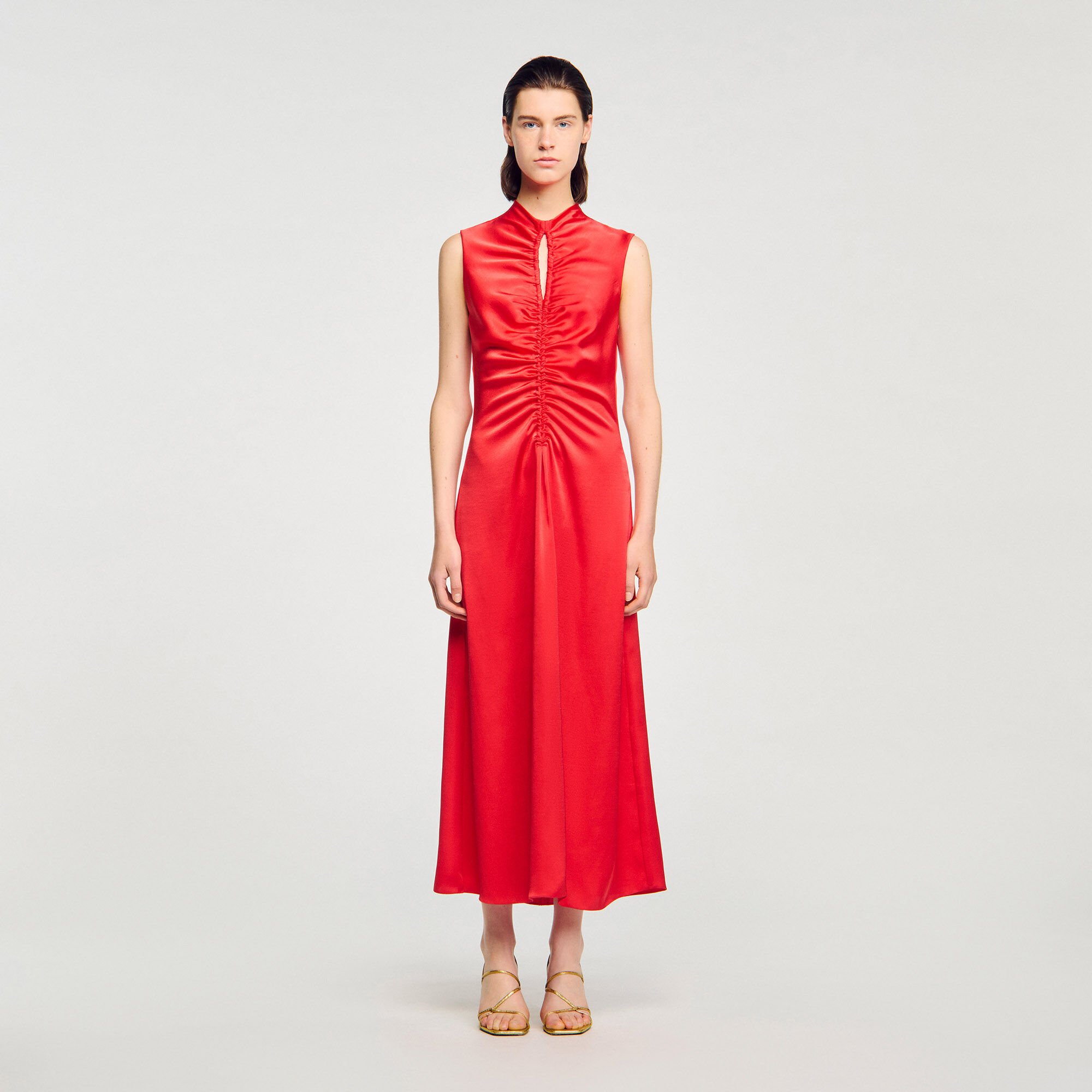 Vestido drapeado de raso