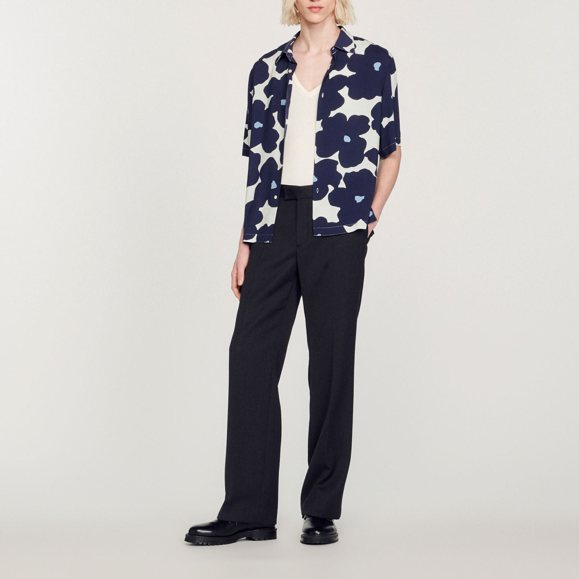 Camisa con estampado floral