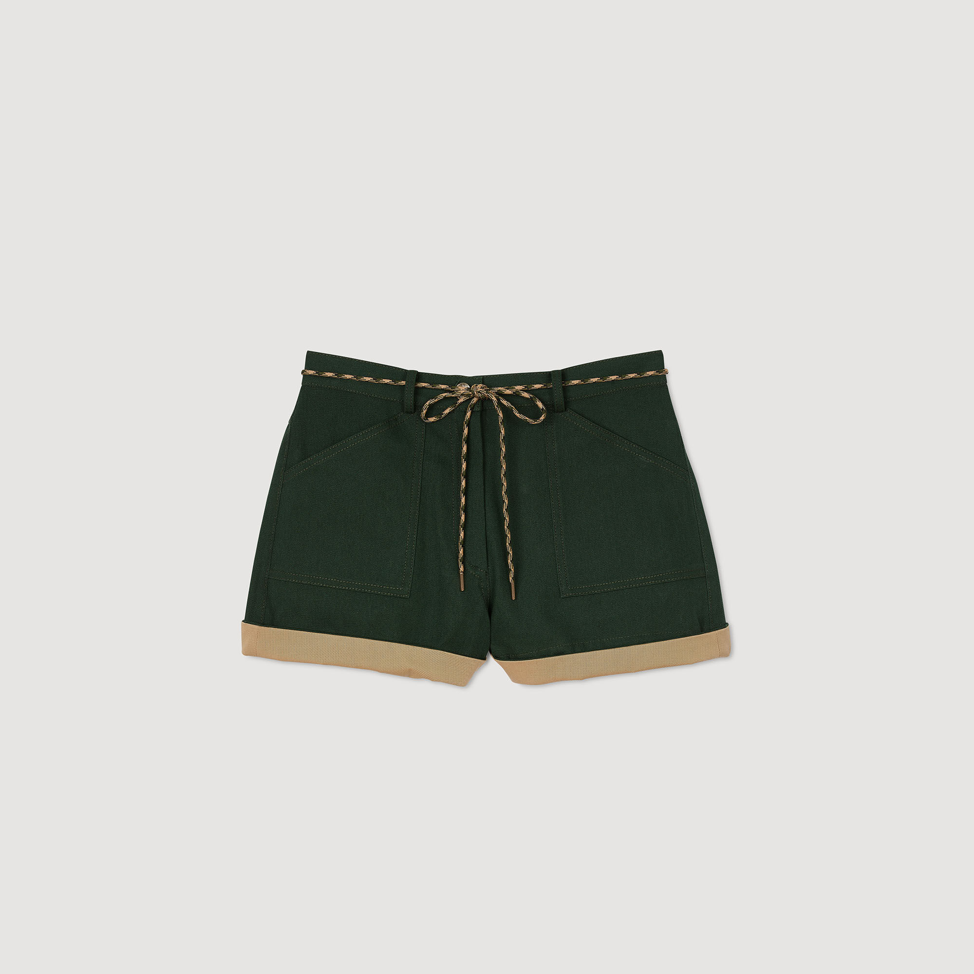 Short bicolor con cinturón cordón