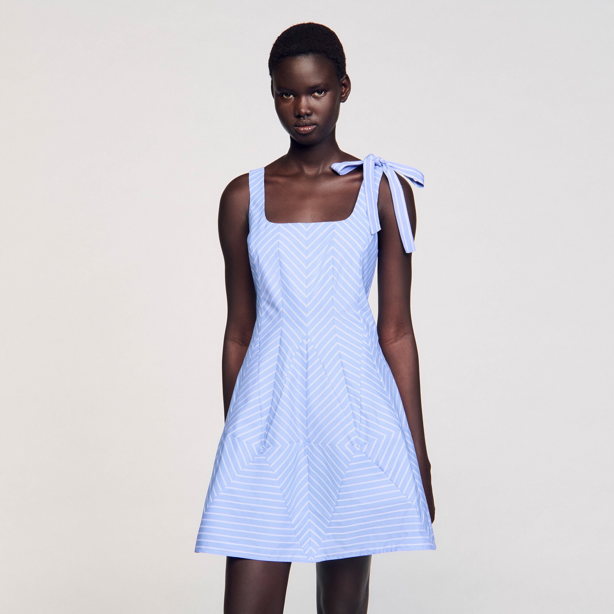 Vestido corto a rayas