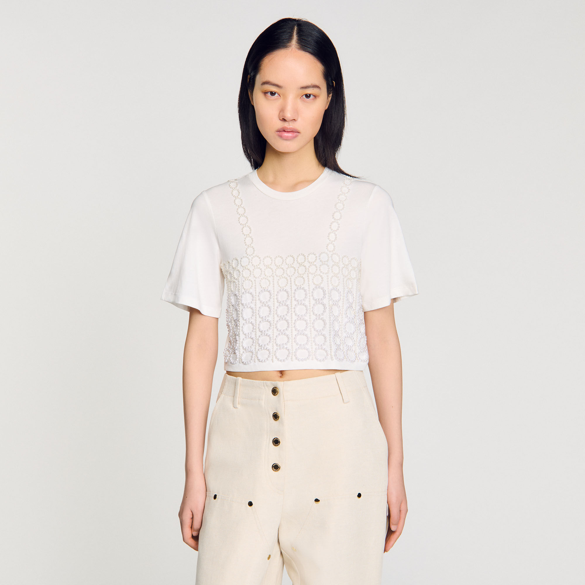 Camiseta cropped con pedrería