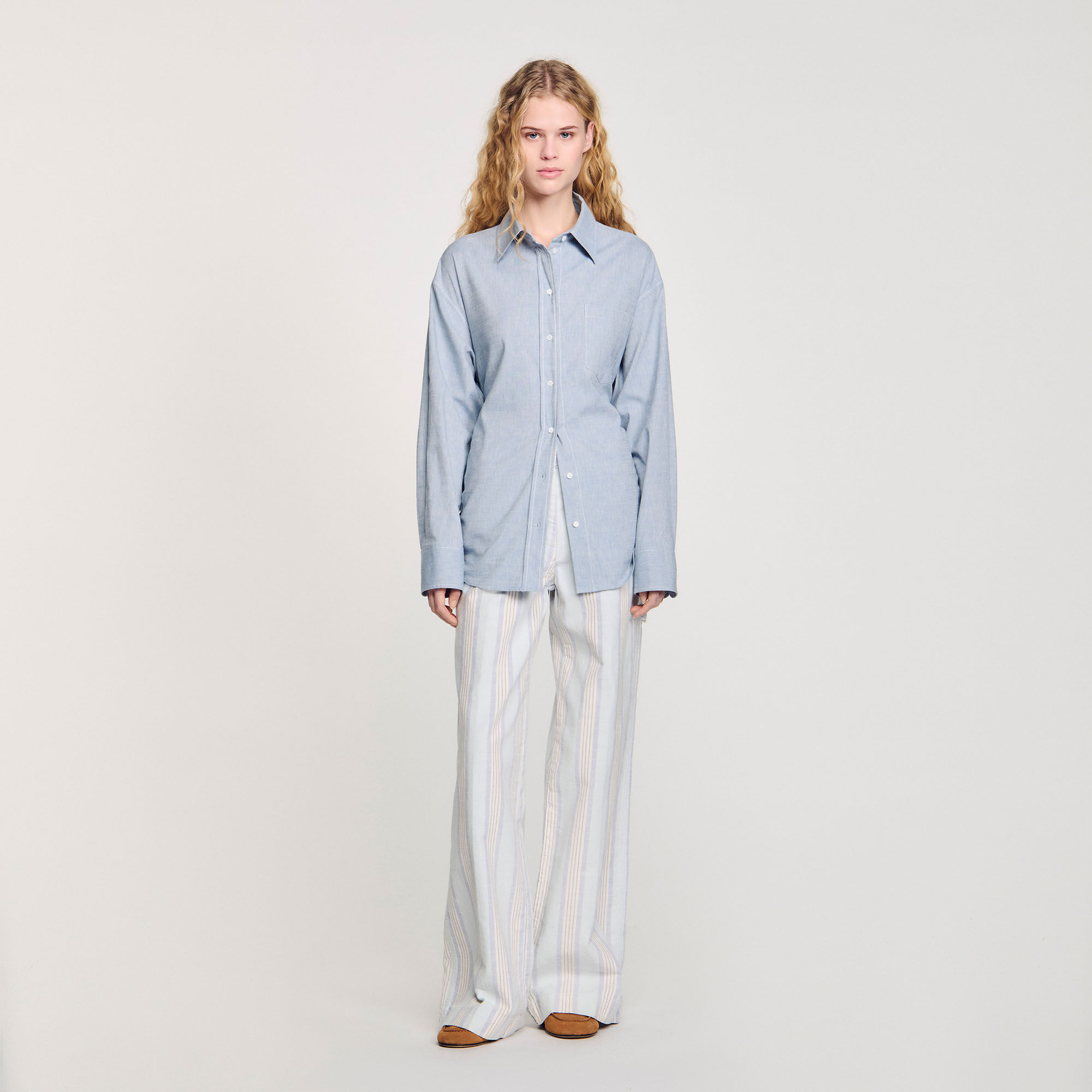 Camisa larga con espalda anudada