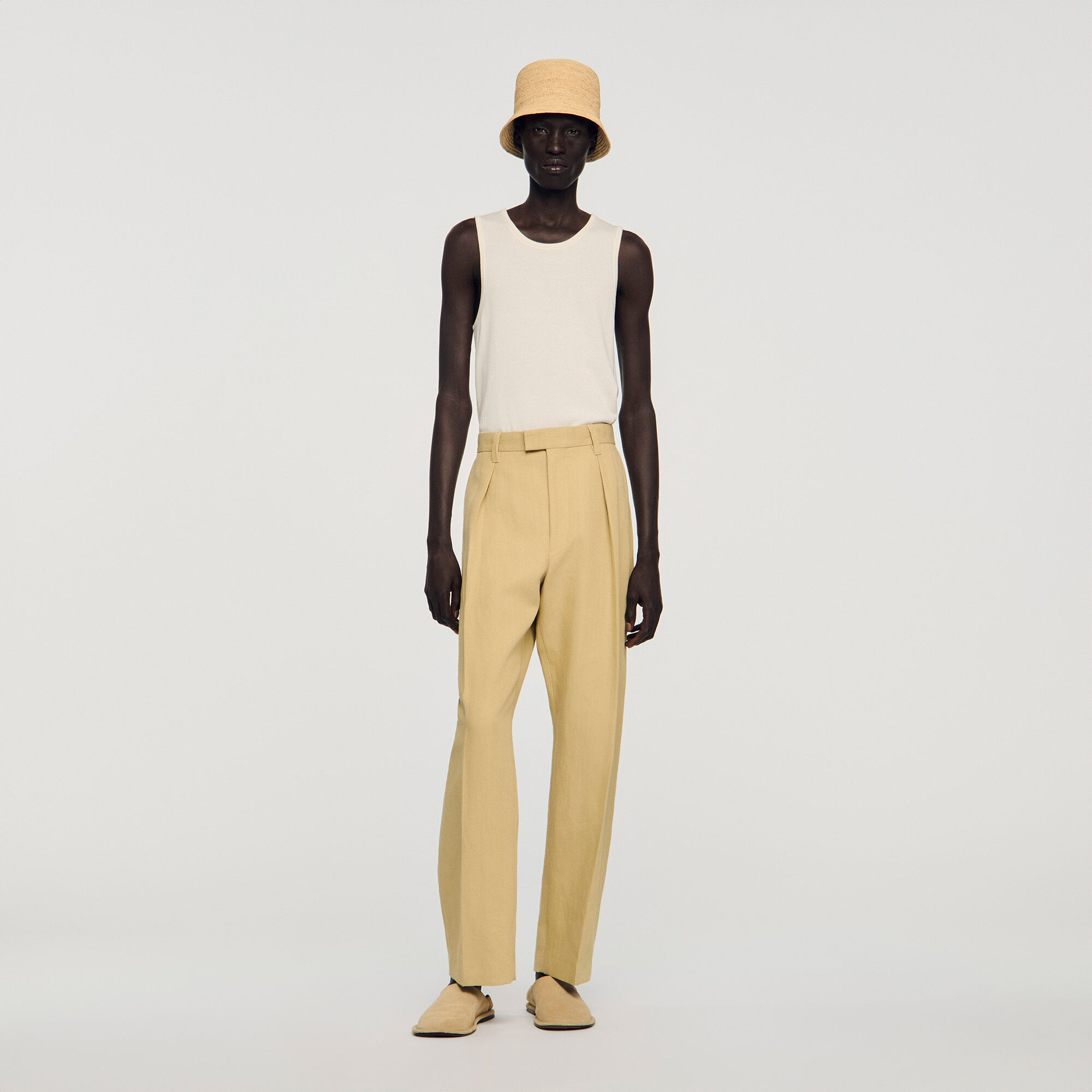 Pantal&oacute;n plisado de algod&oacute;n y lino