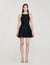 Vestido corto con cuello de perlas
