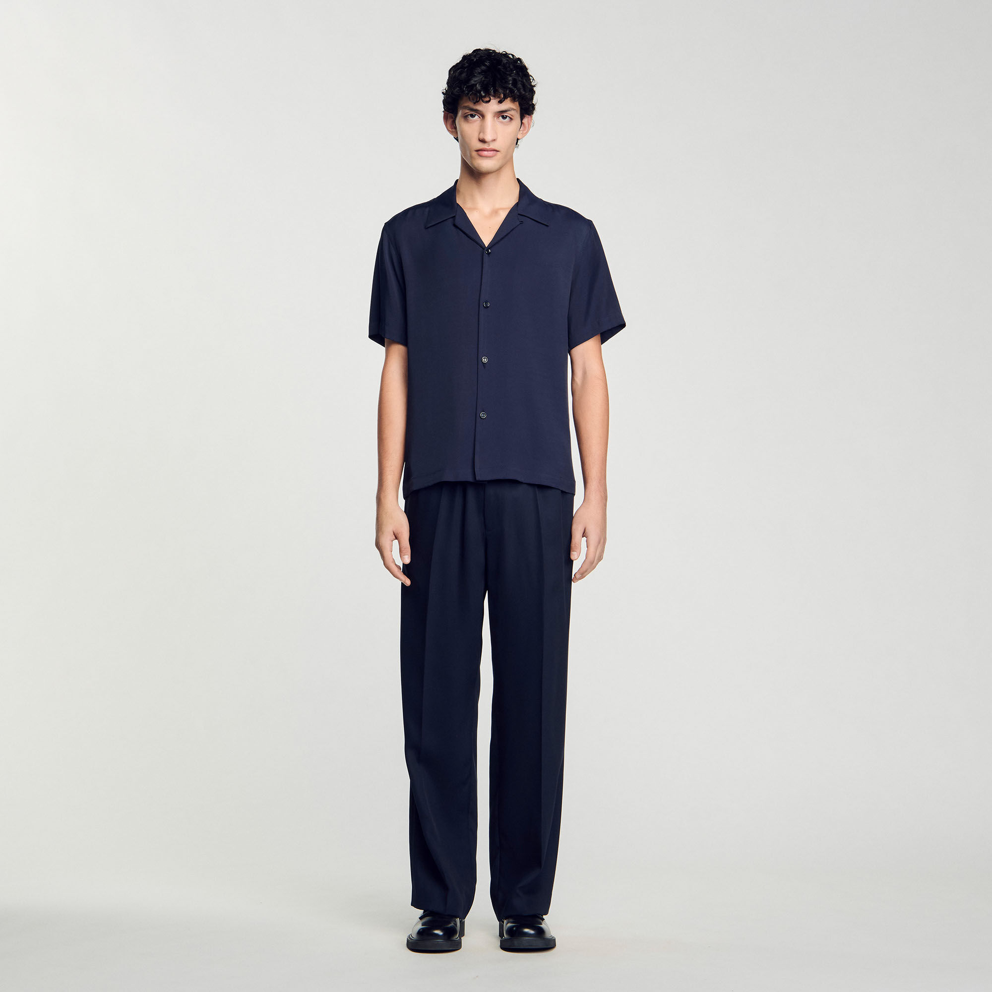 Camisa con cuello italiano