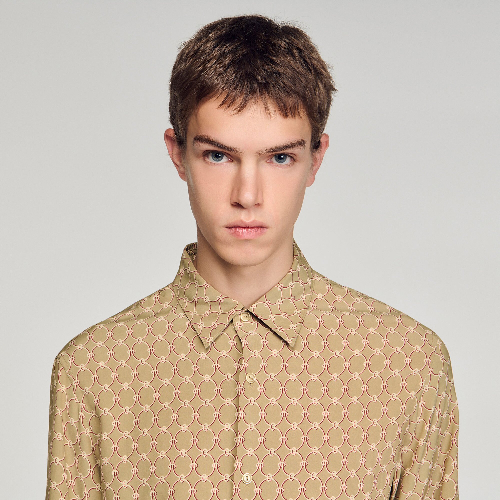 Camisa fluida estampado eslabones