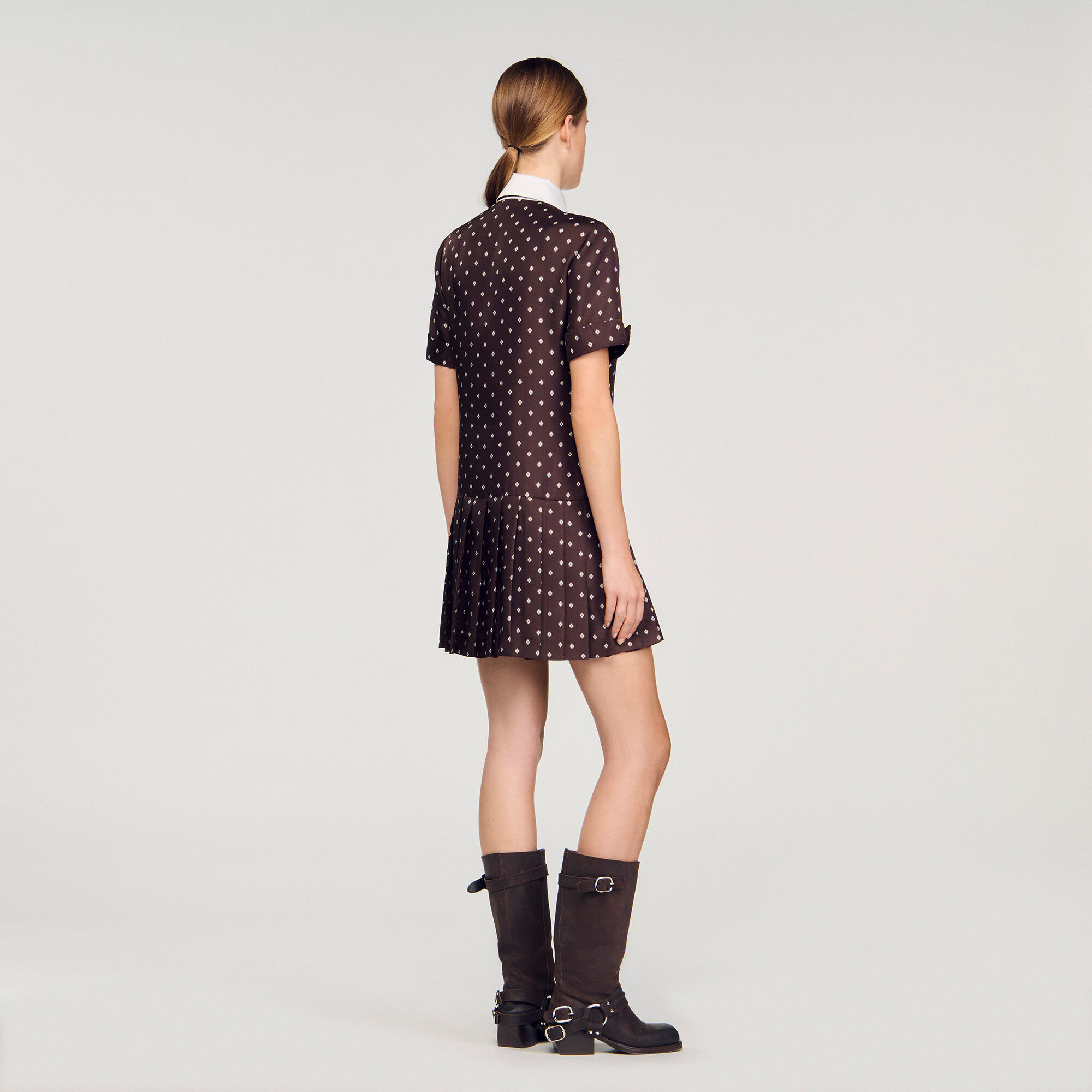 Vestido corto satinado estampado