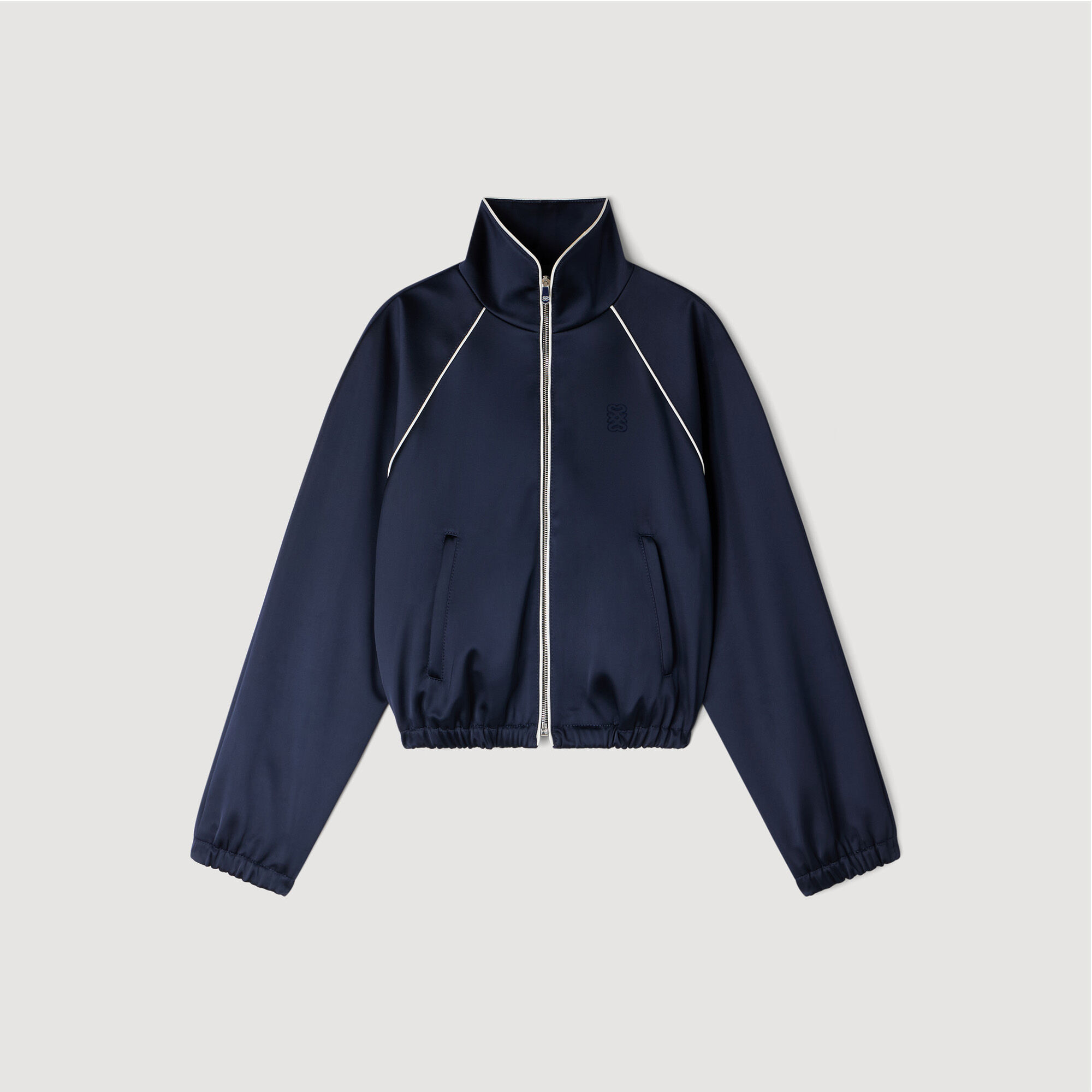 Cazadora corta de raso logo bordado