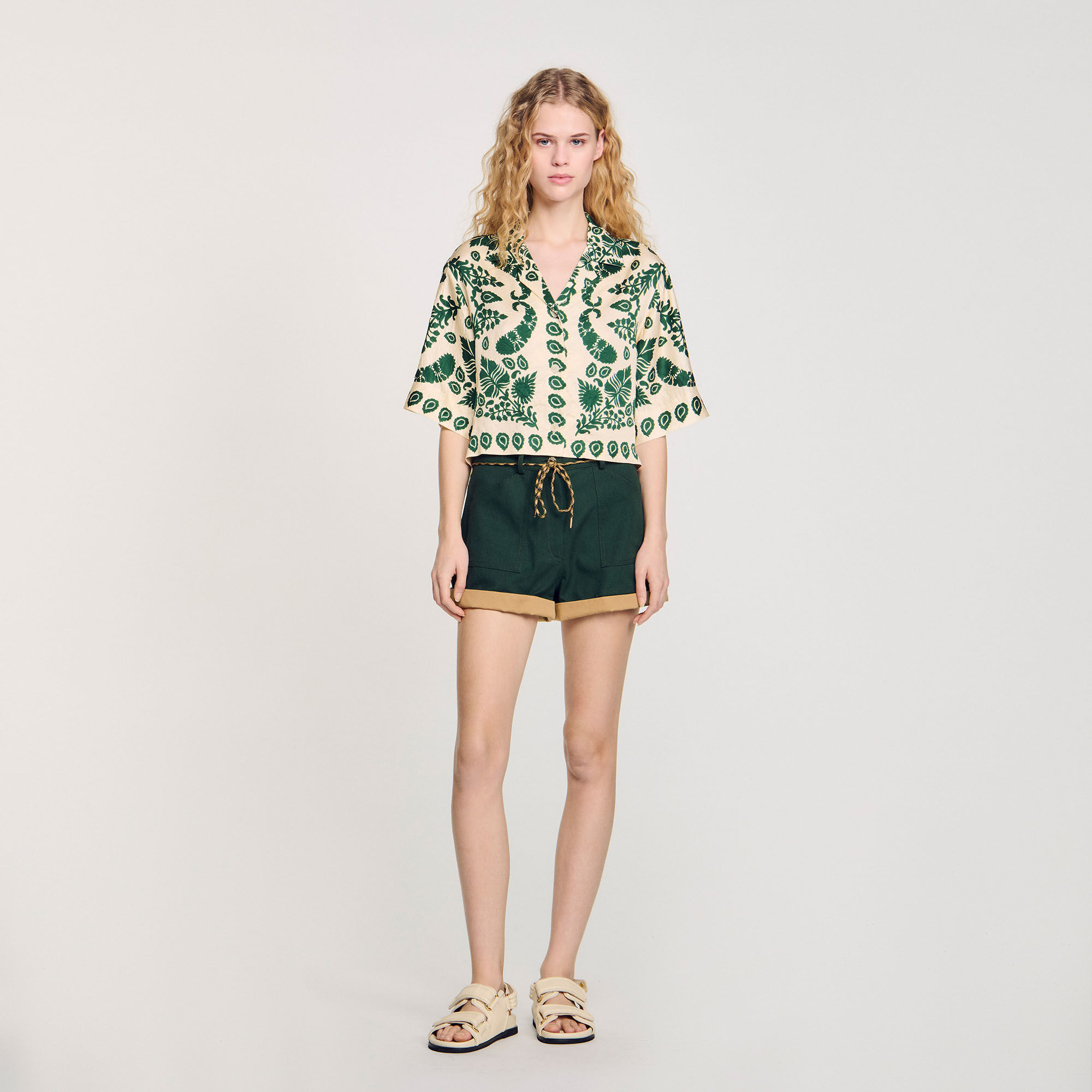 Camisa con estampado floral