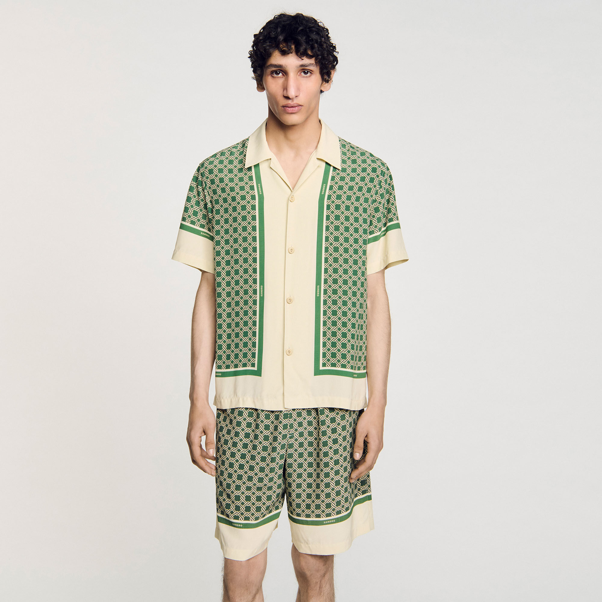 Camisa estampada de manga corta
