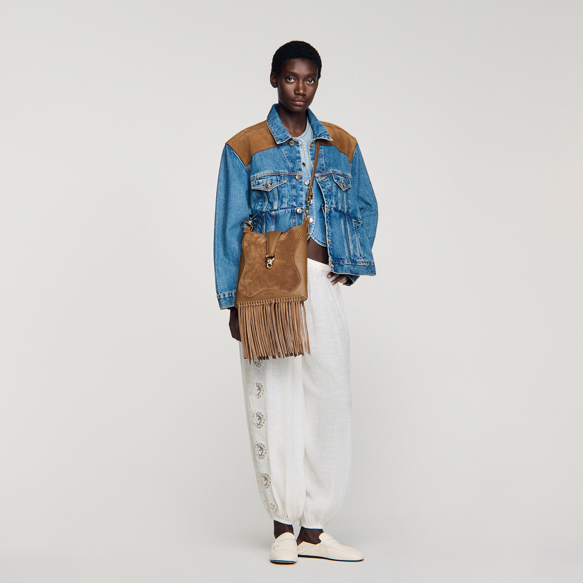 Bolso de cuero y ante con flecos